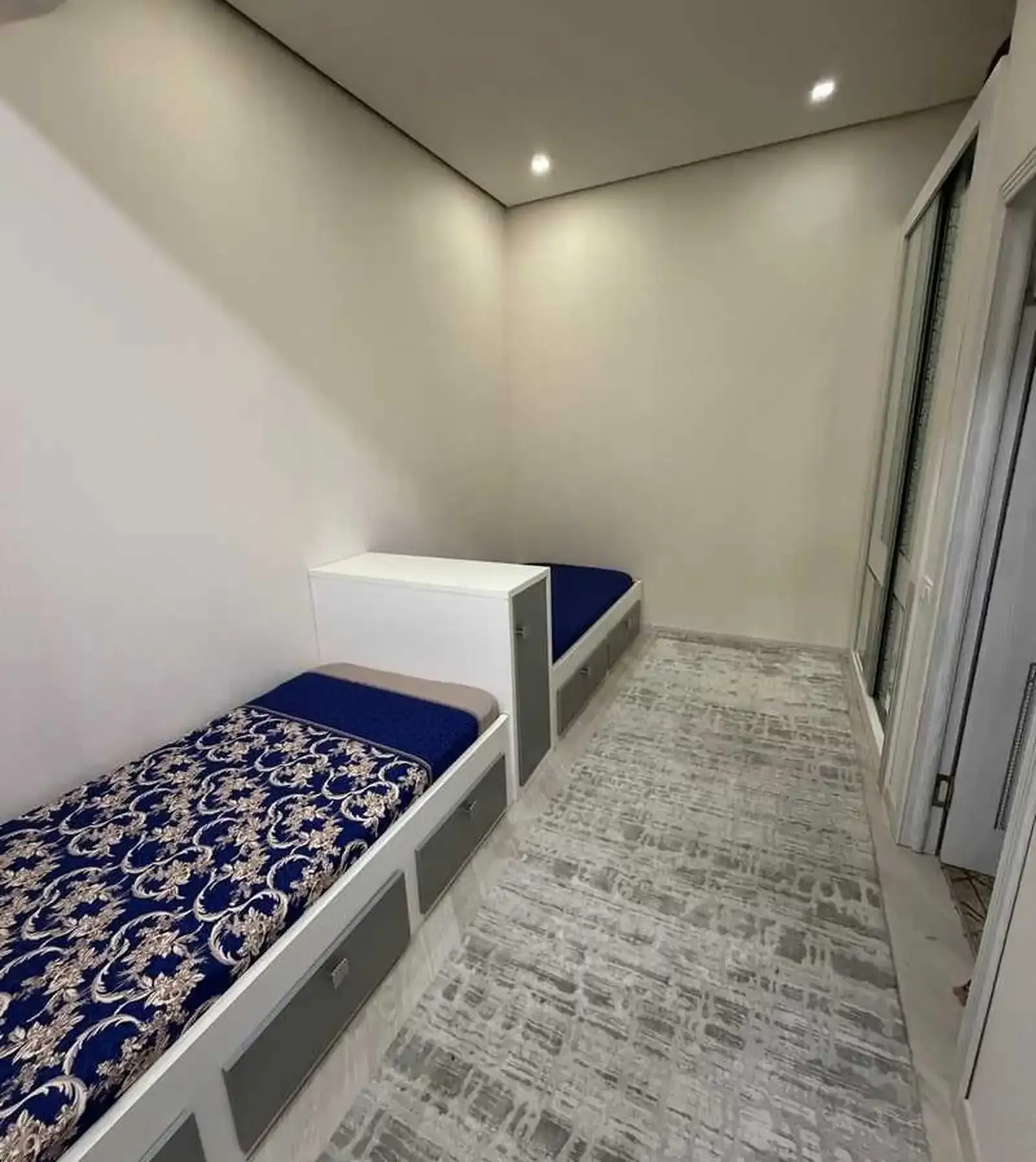 3-комн. квартира, 11 этаж, 100м², шохмансур ( паикари таможни)