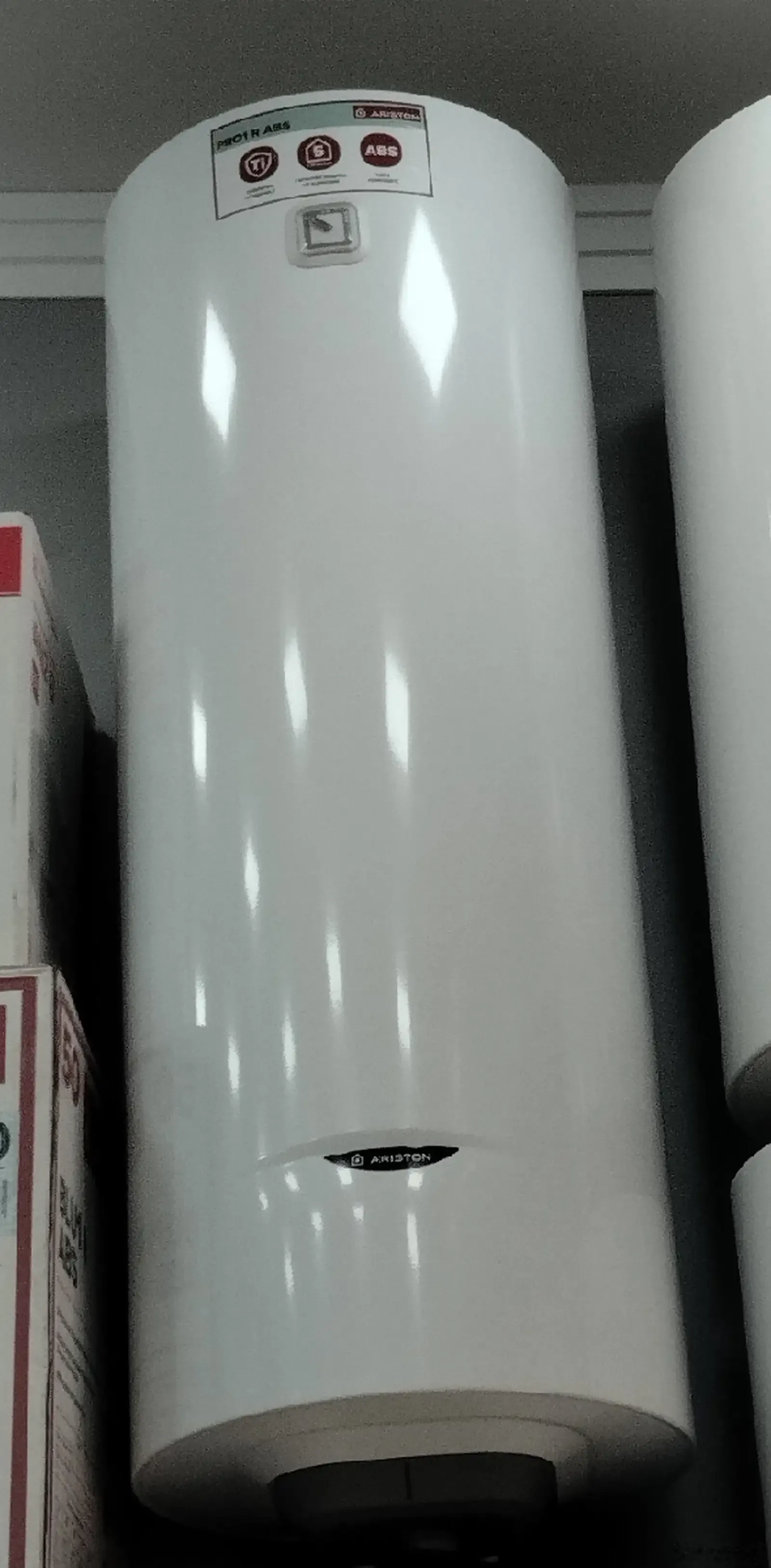 Водонагреватель Ariston 100л