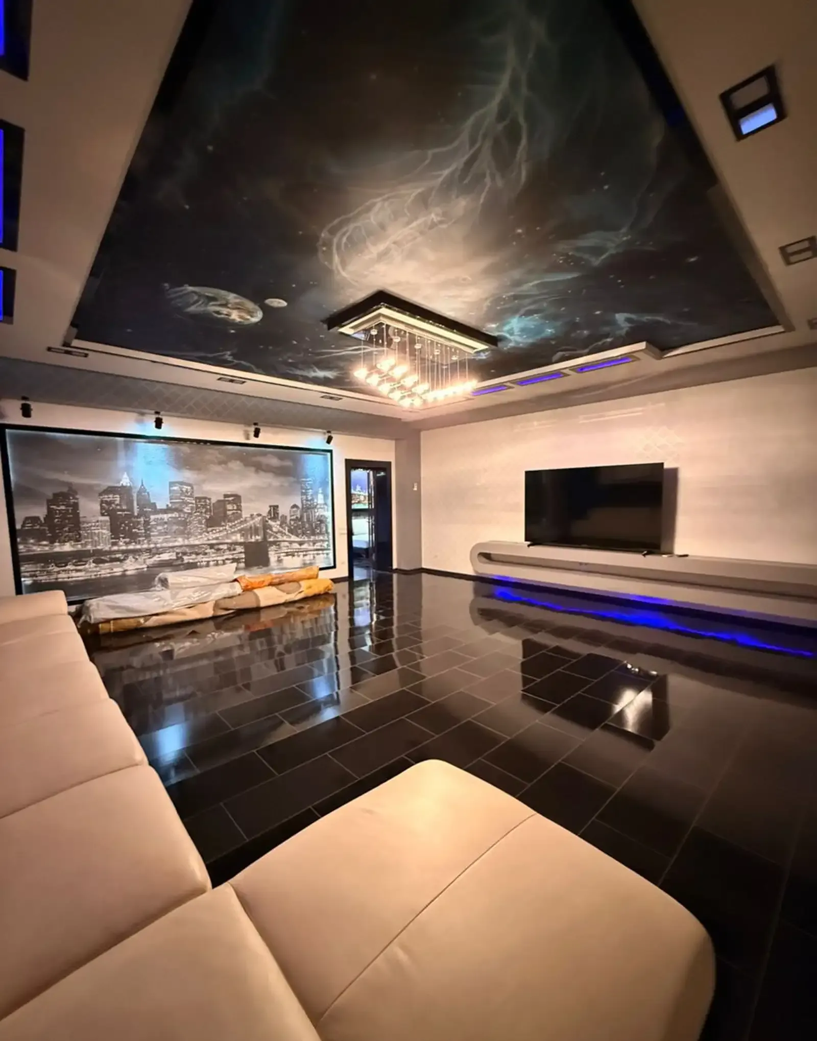 3-комн. квартира, 4 этаж, 138 м², Цирк, Молодежный театр