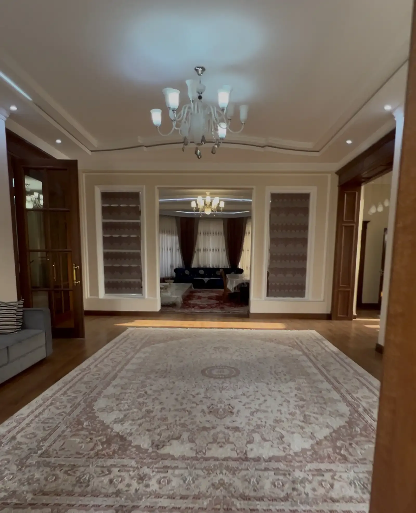 3-этажный, 10 комнатный дом, 950 м², Сино