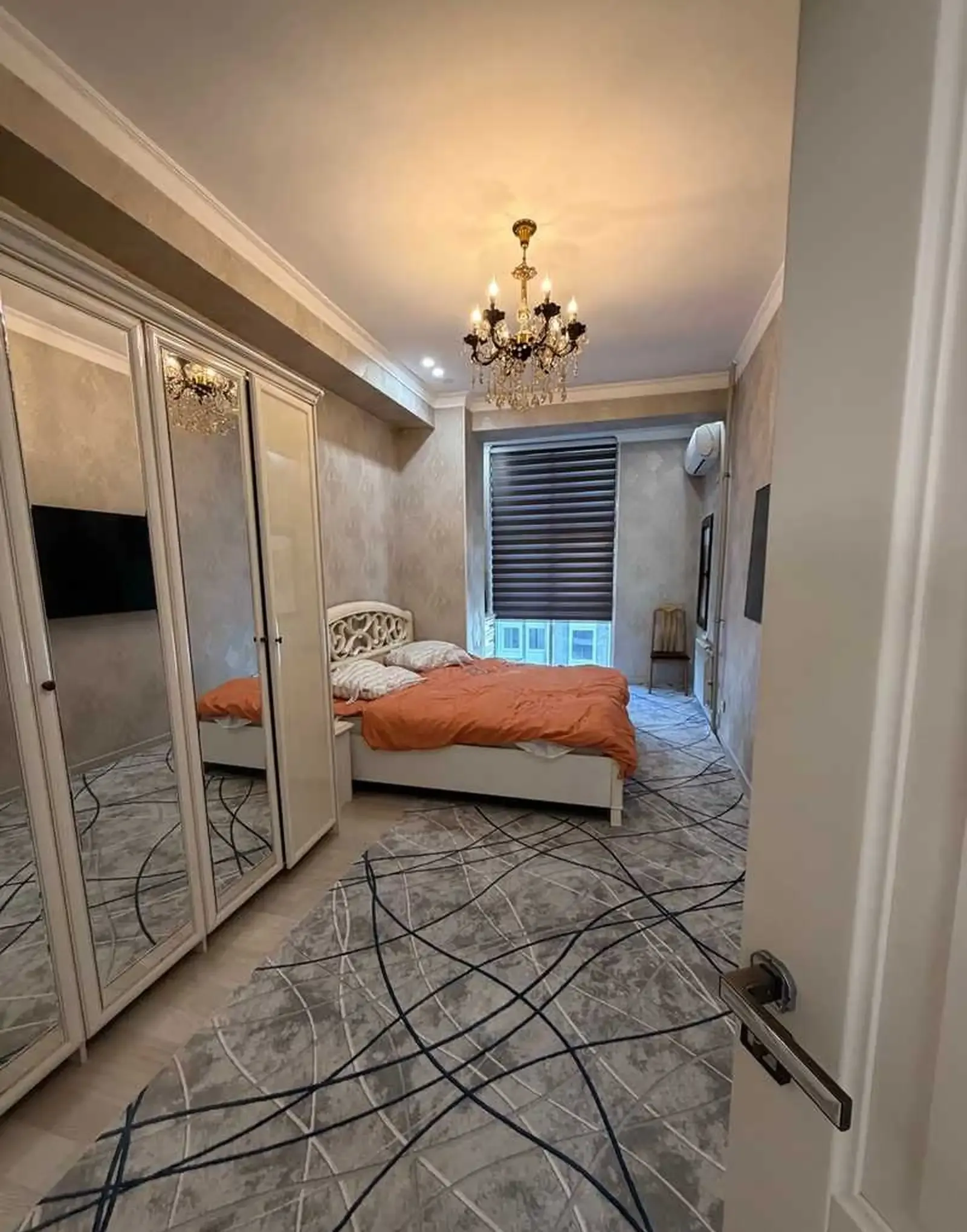 2-комн. квартира, 9 этаж, 80м², Ёқут 2000,доми Зирбак