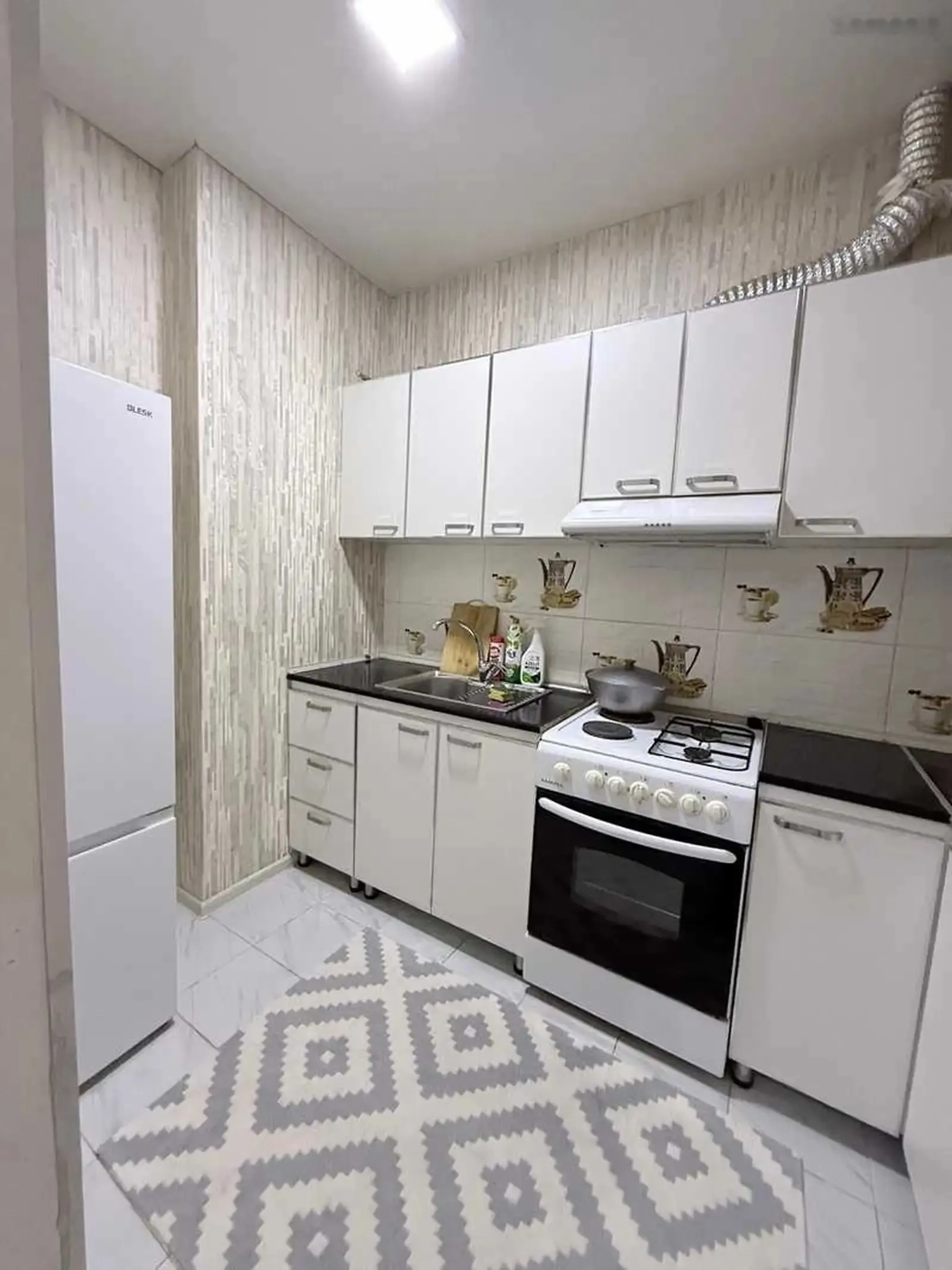 2-комн. квартира, 11 этаж, 65м², пайкари дом печат