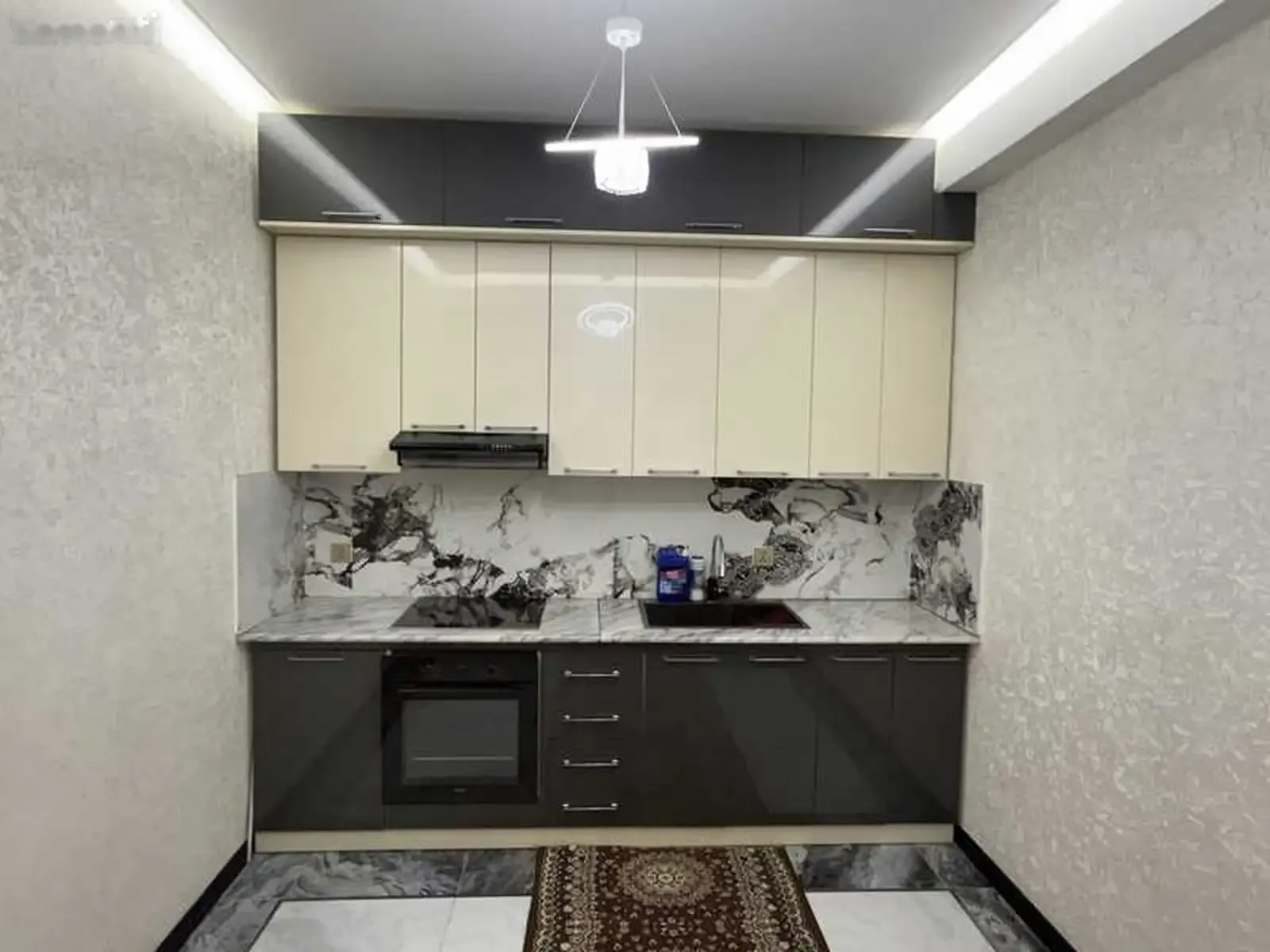 2-комн. квартира, 15 этаж, 71м², Цирк, доми Эсхата