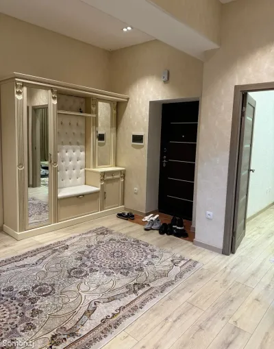 4-комн. квартира, 4 этаж, 140м², Ипподром, И. Сомони