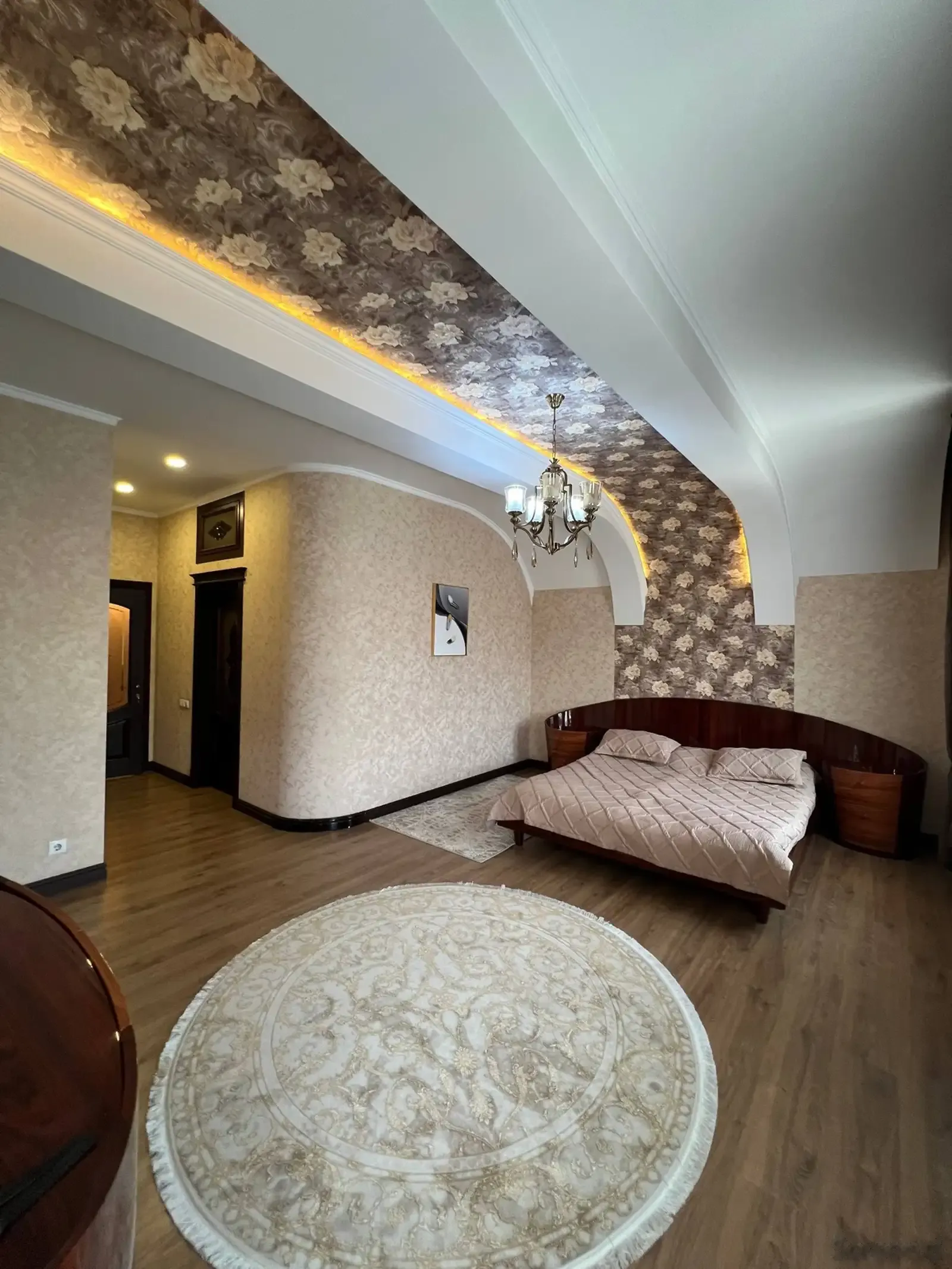 6-комн. квартира, 10 этаж, 270 м², Сомони