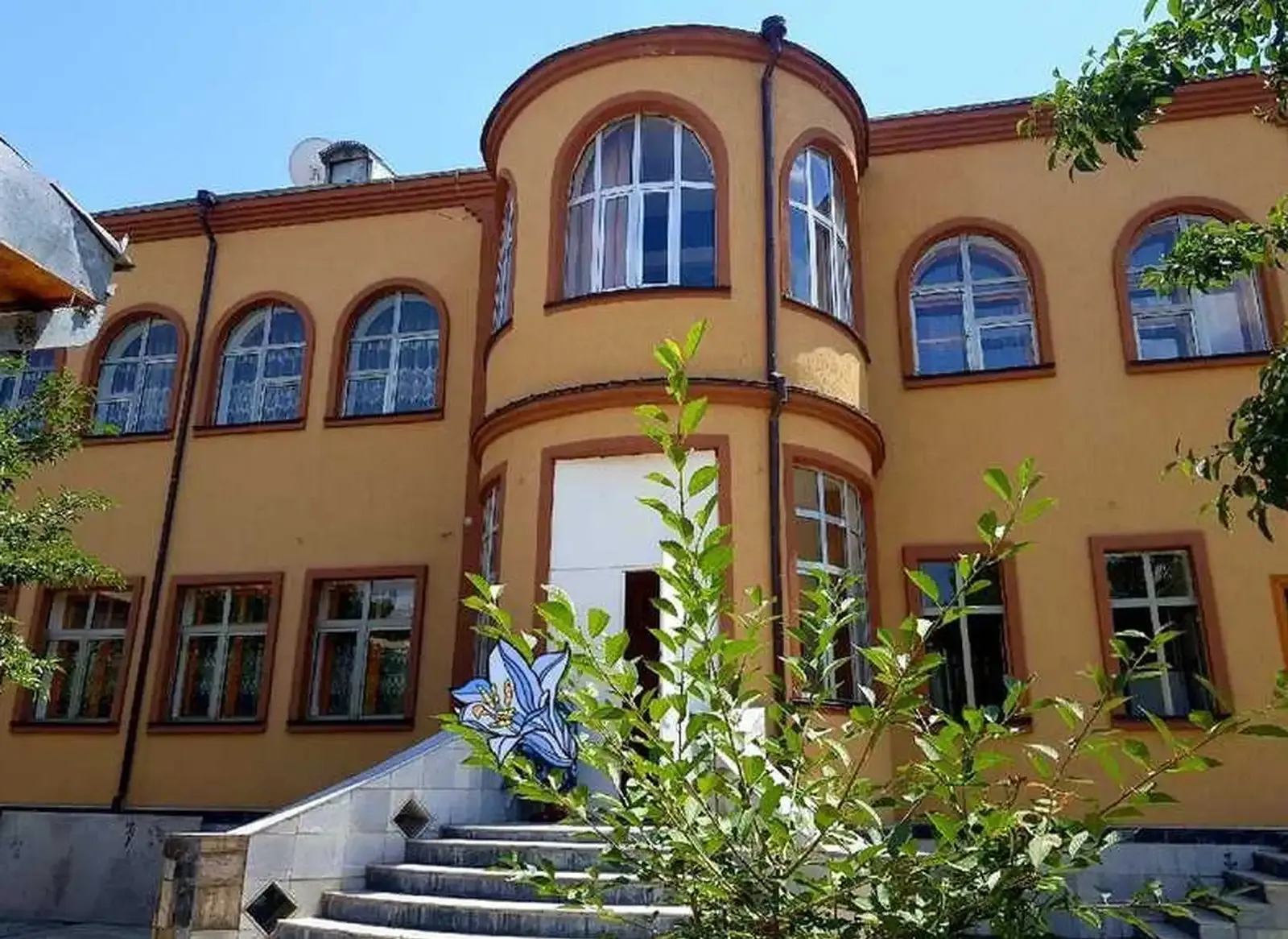 2-этажный, 10 комнатный дом, 900 м², Шохмансур