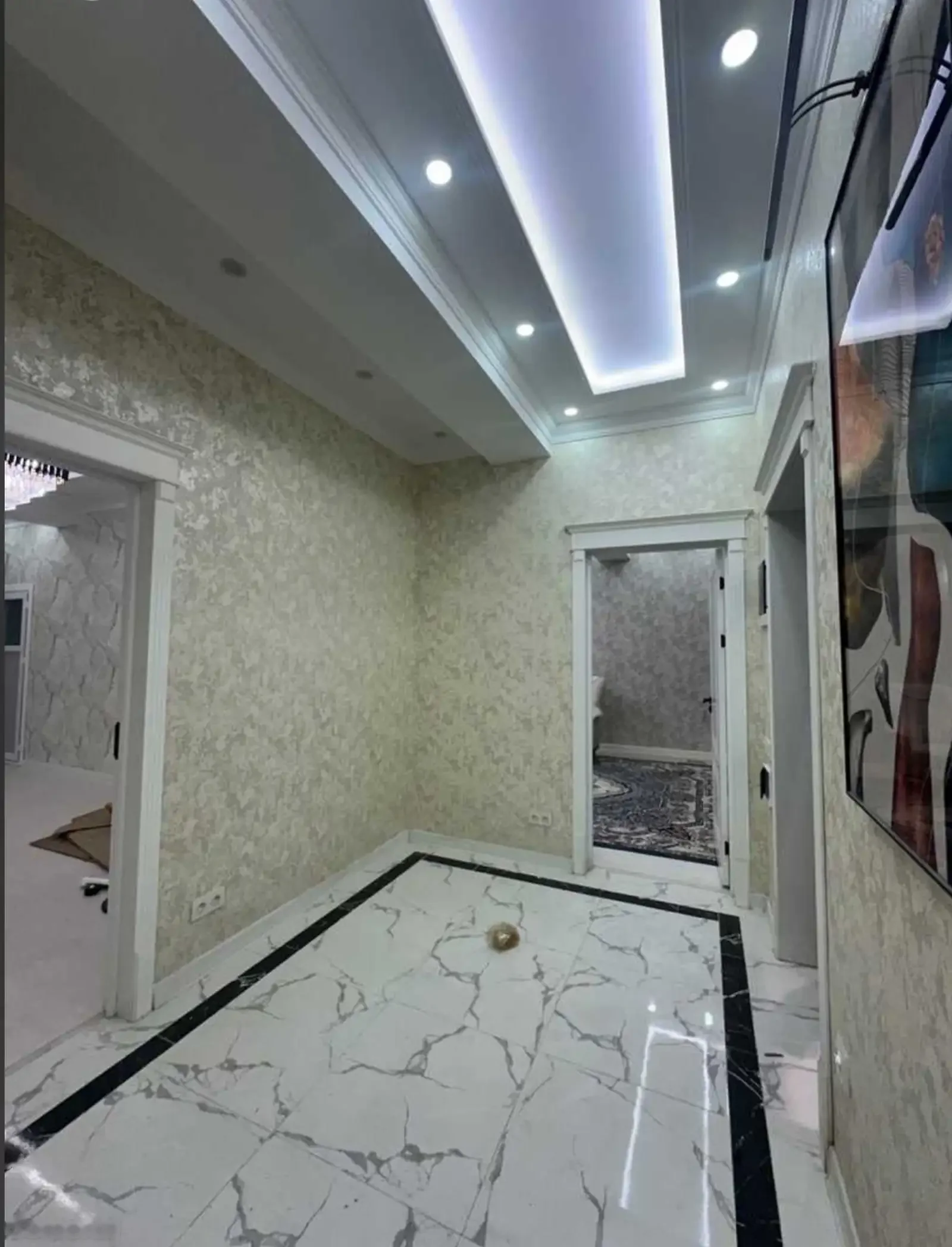 3-комн. квартира, 10 этаж, 100м², Голубой экран