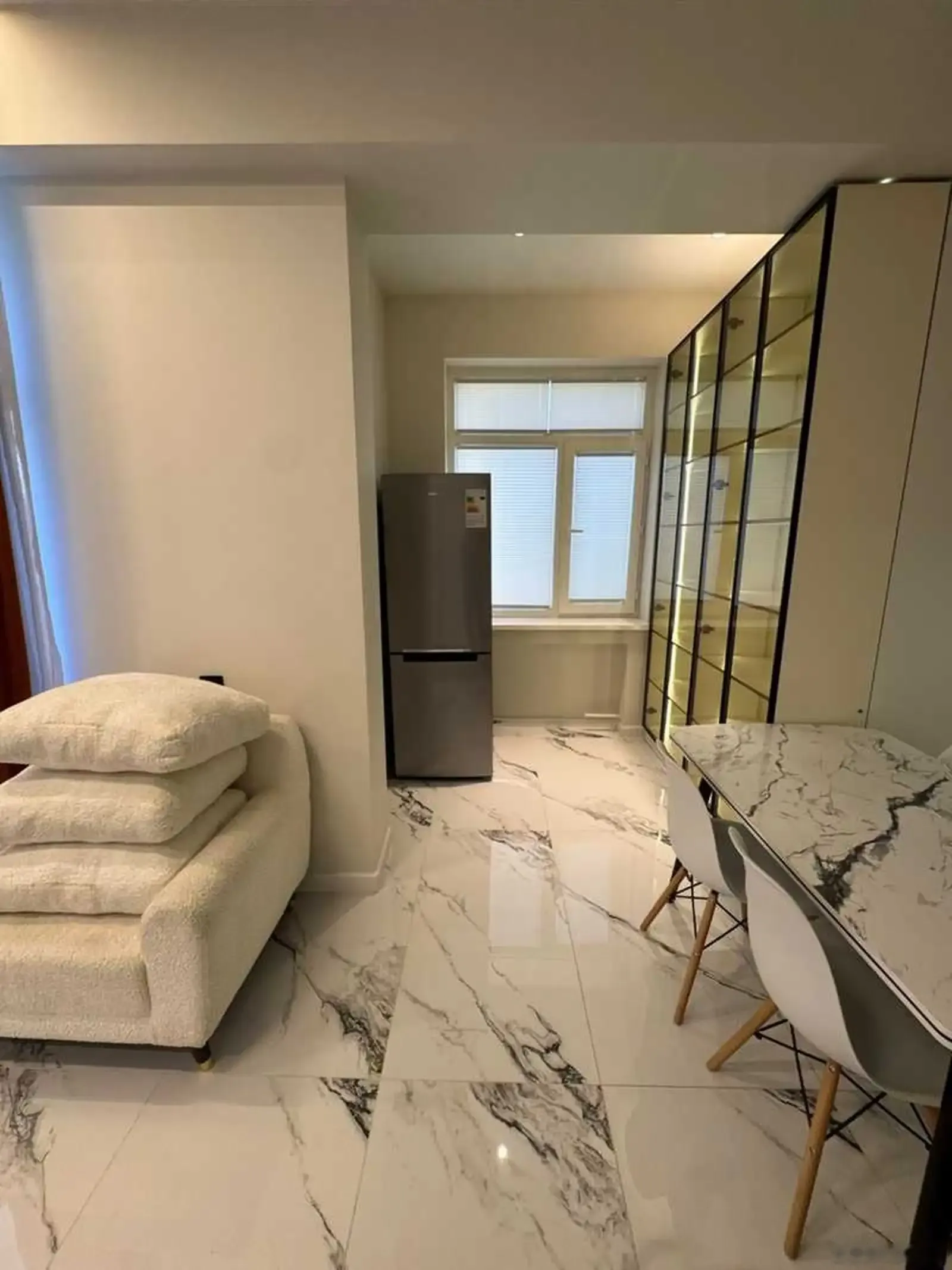3-комн. квартира, 16 этаж, 90м², Шоҳмансур, Айнӣ, Танка
