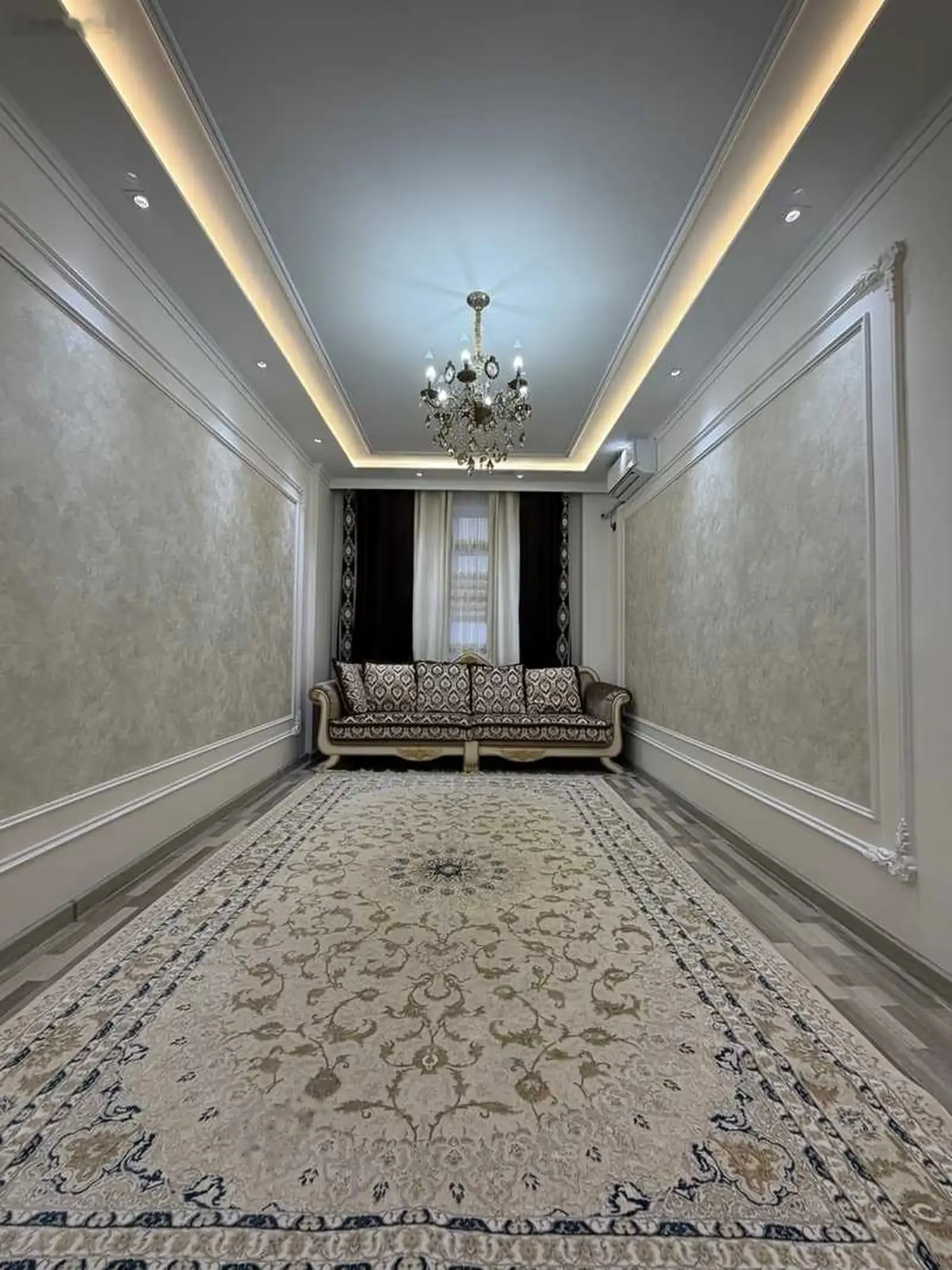 1-комн. квартира, 11 этаж, 48 м², голубой экран