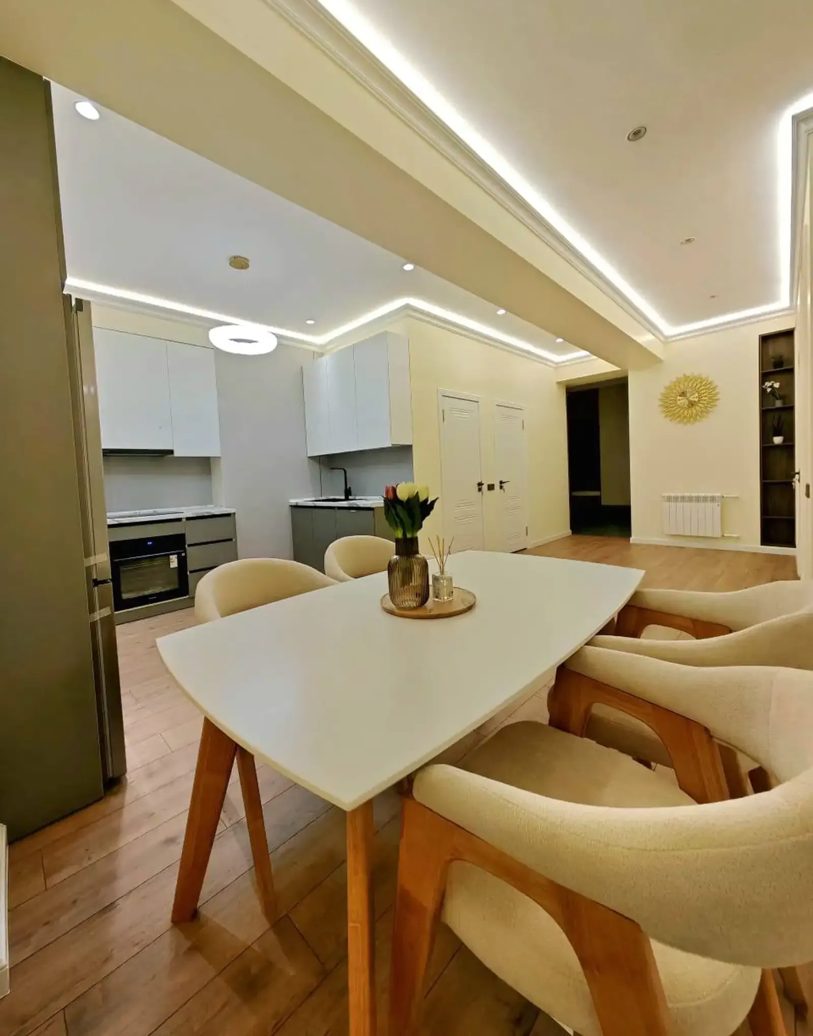 2-комн. квартира, 8 этаж, 86 м², 92 мкр, Кафе Суман, Оксфорд