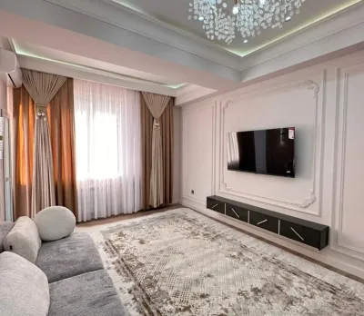 2-комн. квартира, 3 этаж, 70 м², Славянский университет
