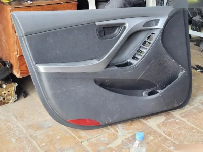 Обшивка двери на Hyundai
