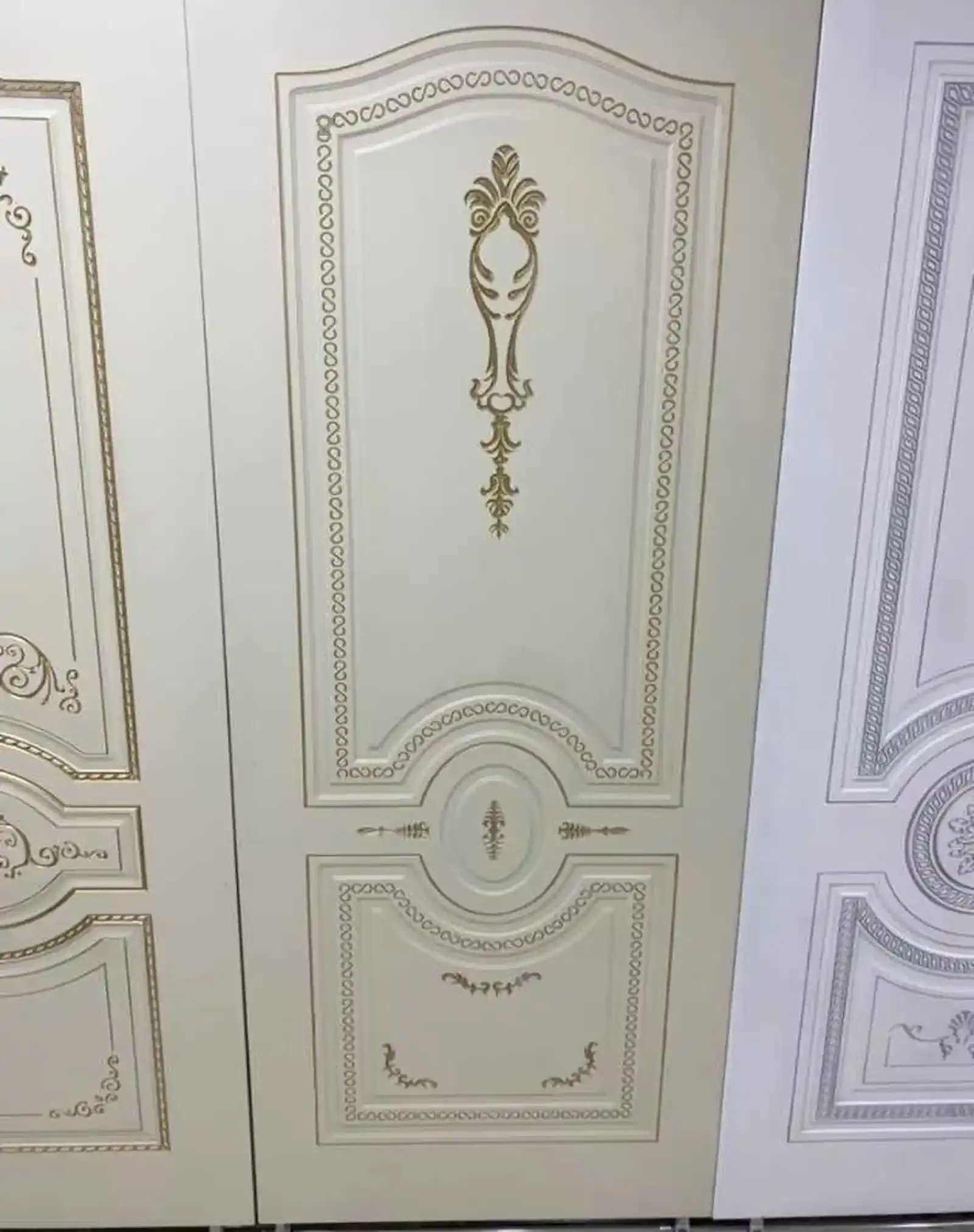 Дверь неоклассическая