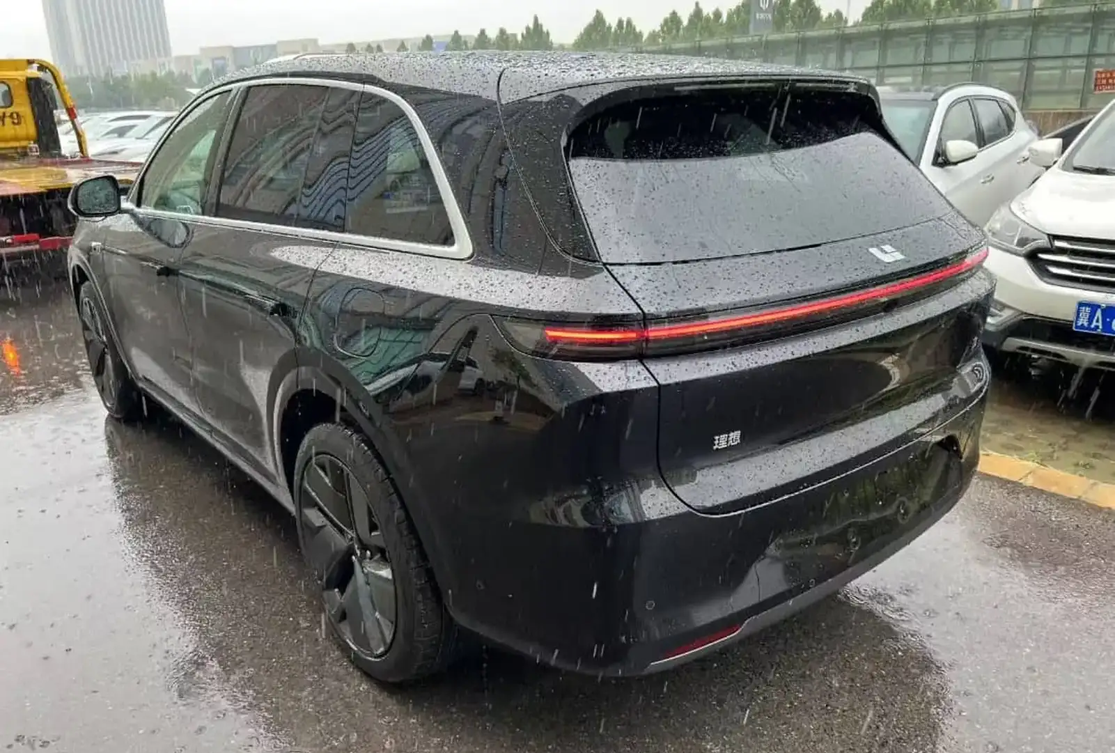 Li Auto (LiXiang) L6,