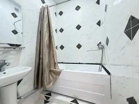 2-комн. квартира, Цокольный этаж, 68 м², 8 мкр — миниатюра 10