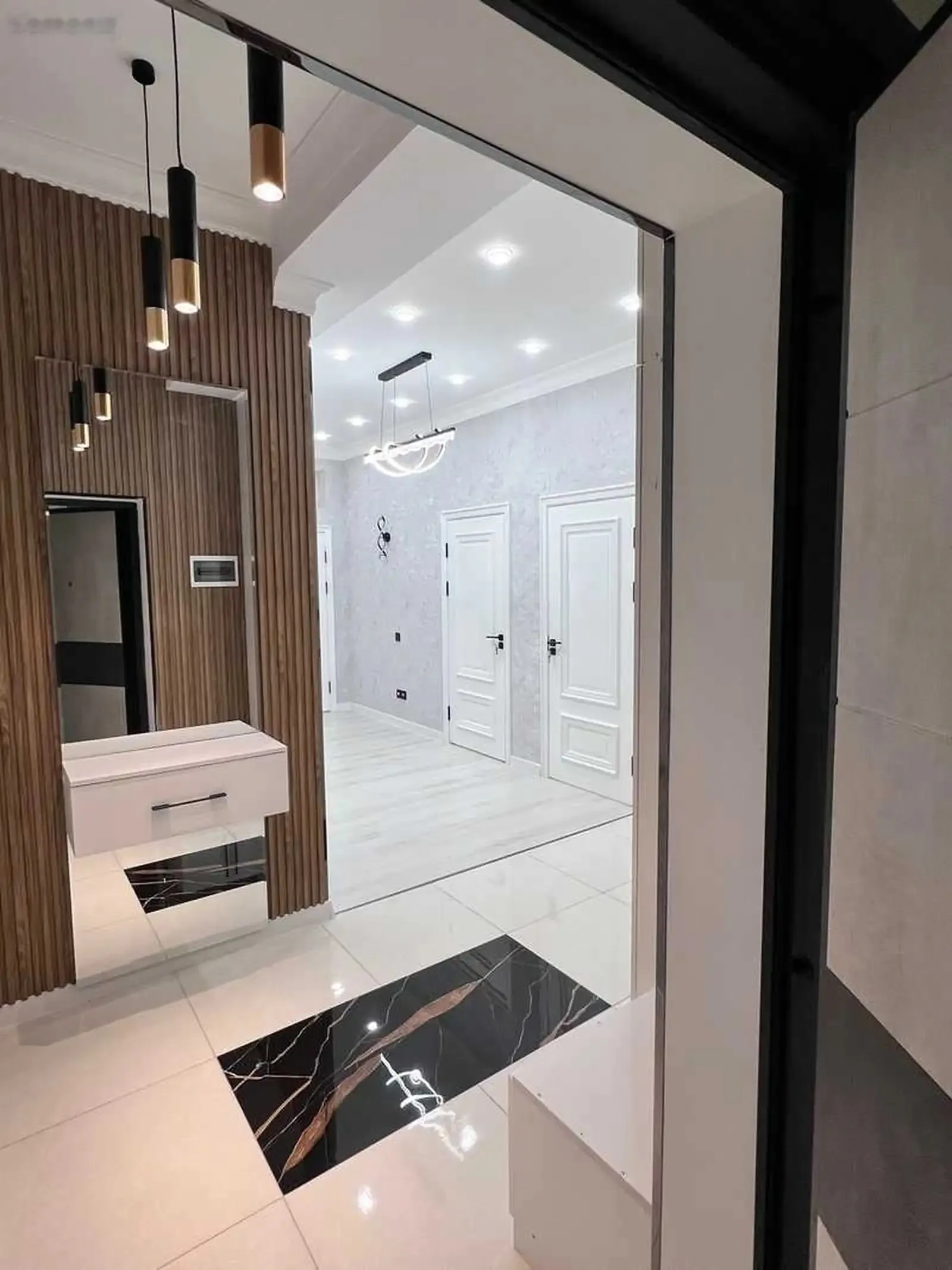 2-комн. квартира, 11 этаж, 65м², боги ботаники