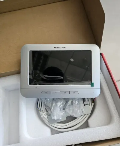 Видеодомофон Hikvision DS-KIS 203
