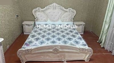 Двуспальная кровать