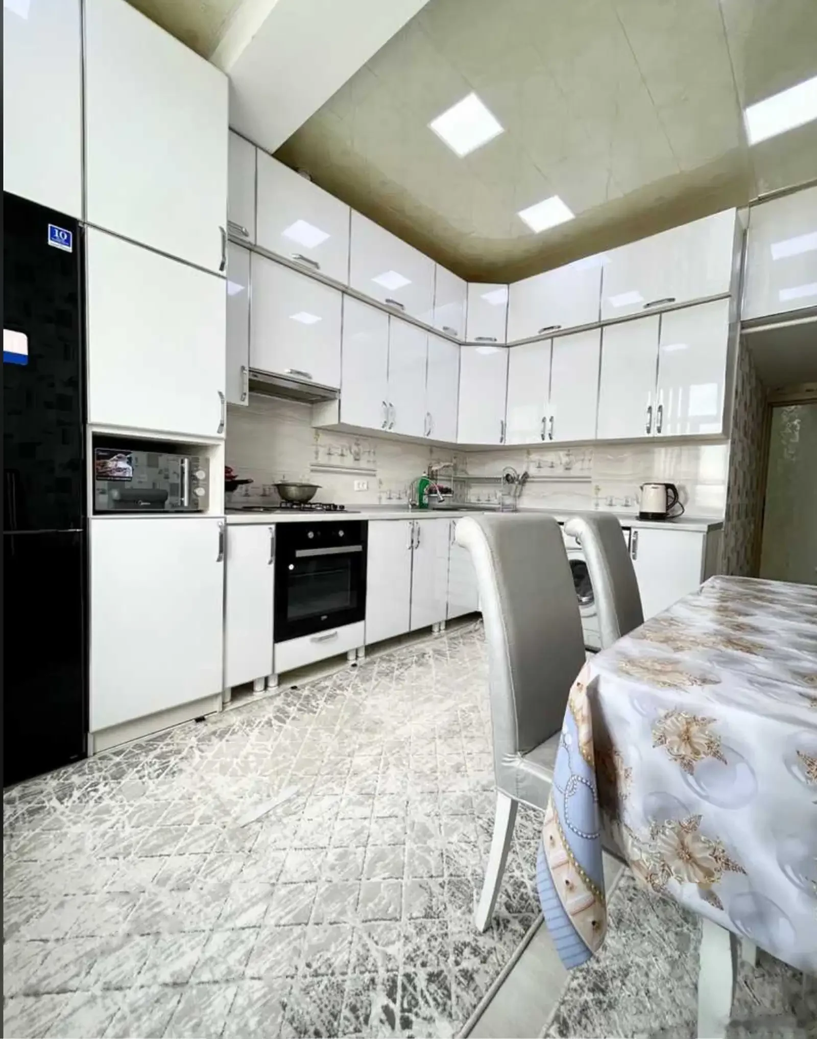 2-комн. квартира, 14 этаж, 72м², Пединститут