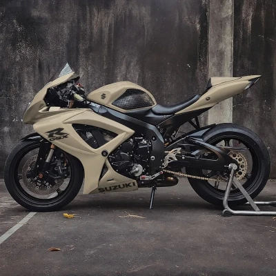 Мотоцикл Suzuki GSX1000 cc