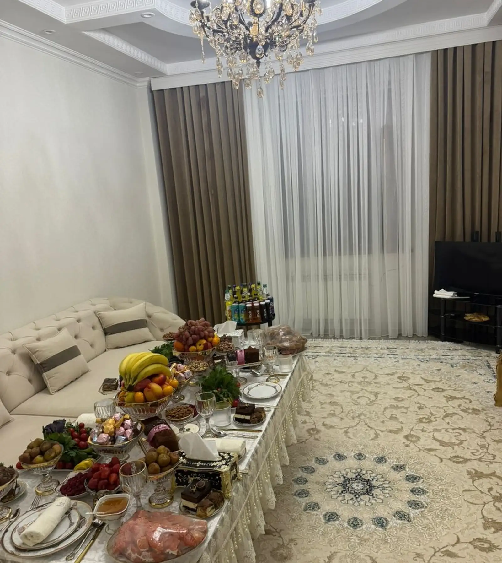 2-комн. квартира, 5 этаж, 70м², 92 мкр, Маркази Савдои Гулдаста, дом Королевский