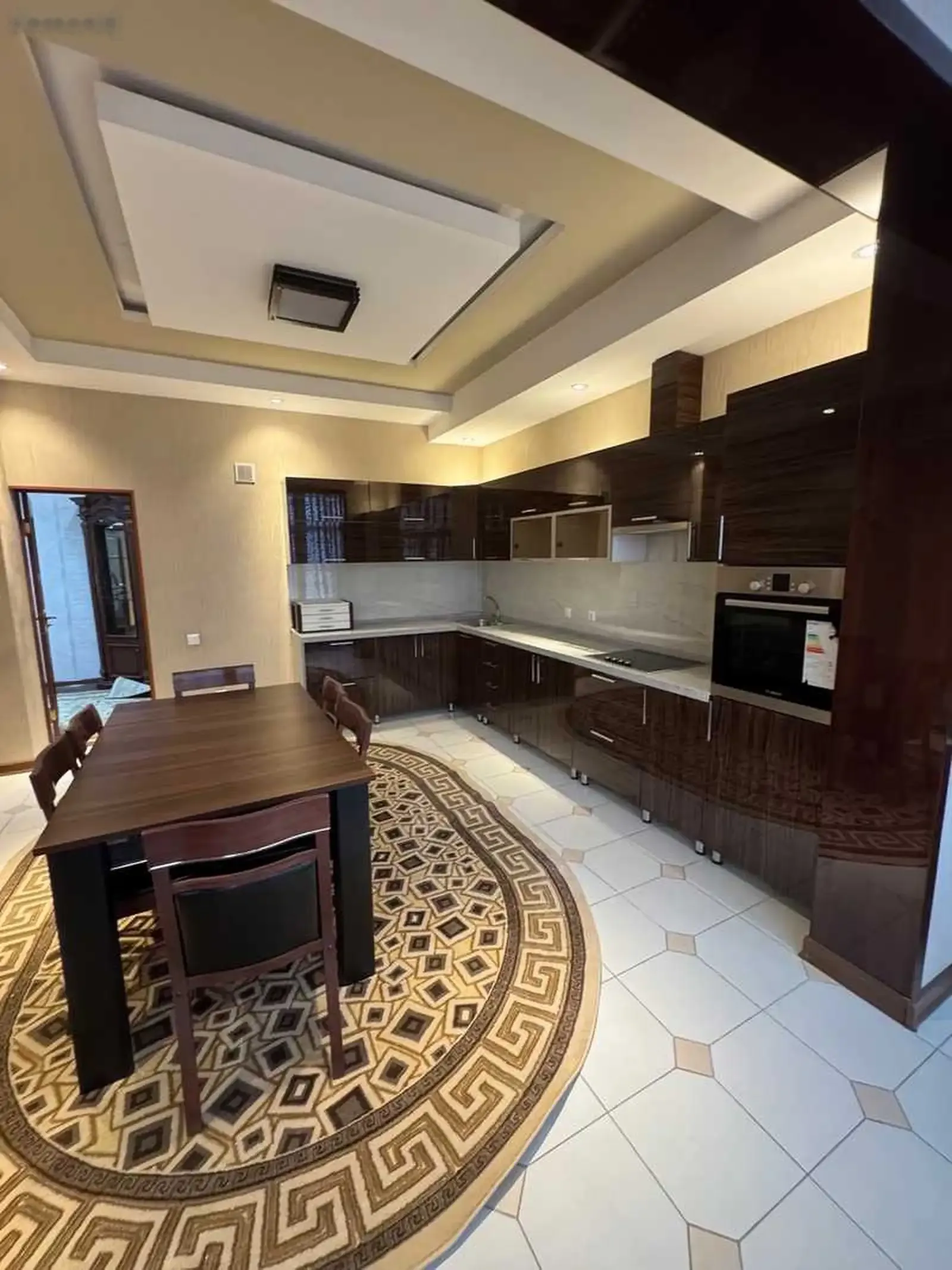 2-комн. квартира, 10 этаж, 92м², Овир