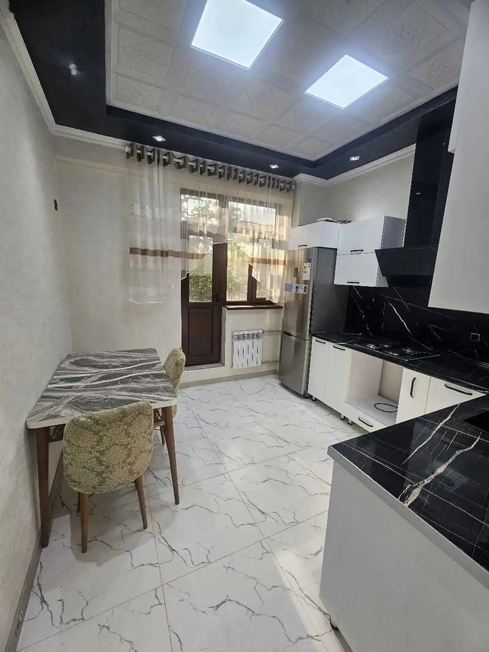 2-комн. квартира, 3 этаж, 80м², Голубой экран