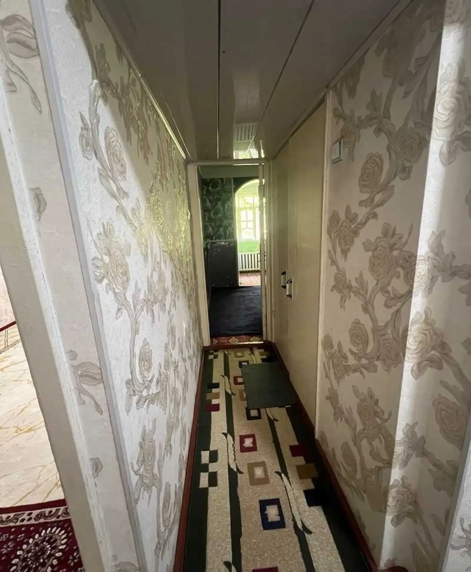 2-комн. квартира, Цокольный этаж, 85м², 102 мкр