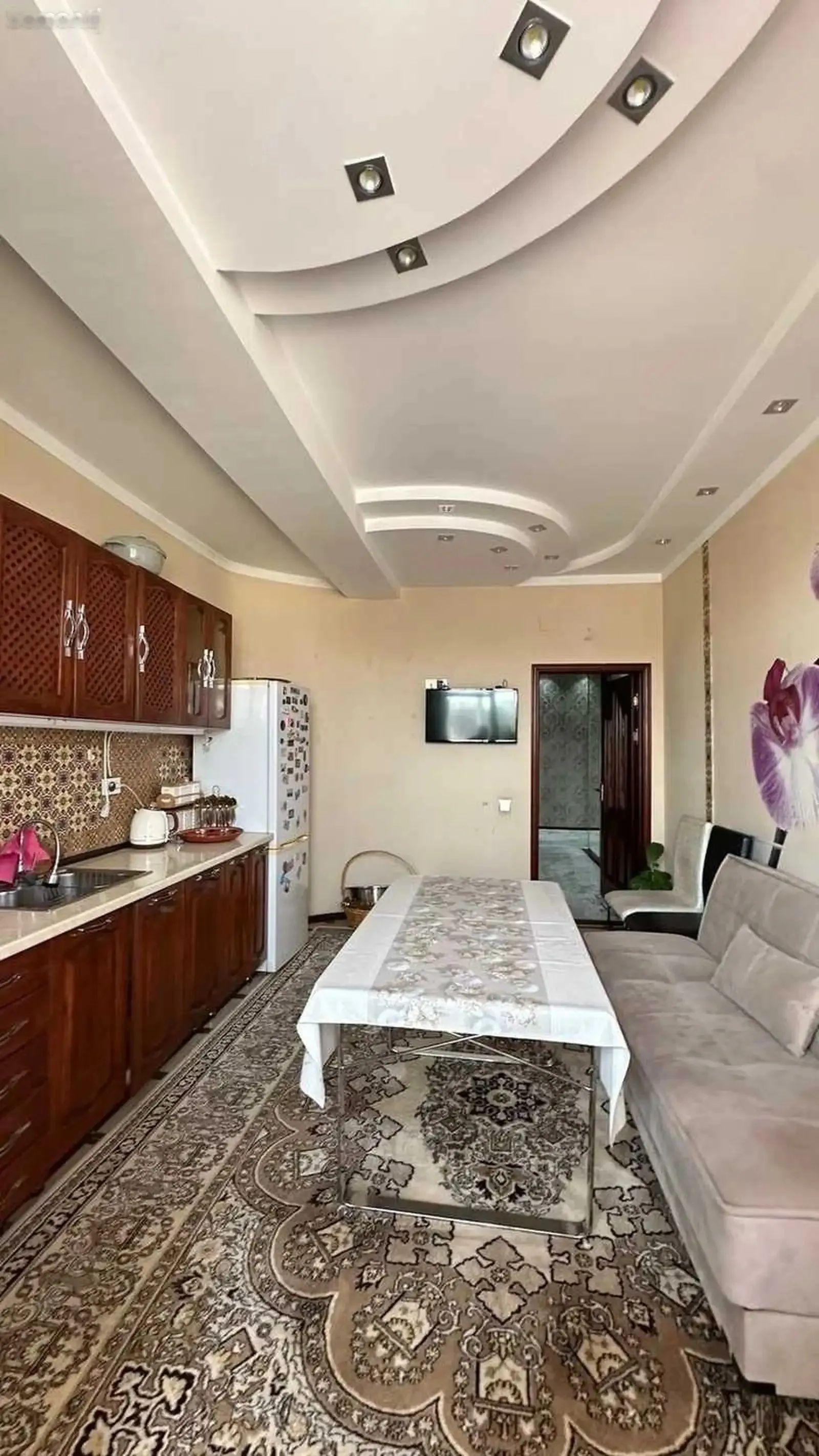 2-комн. квартира, 2 этаж, 102м², Сомони