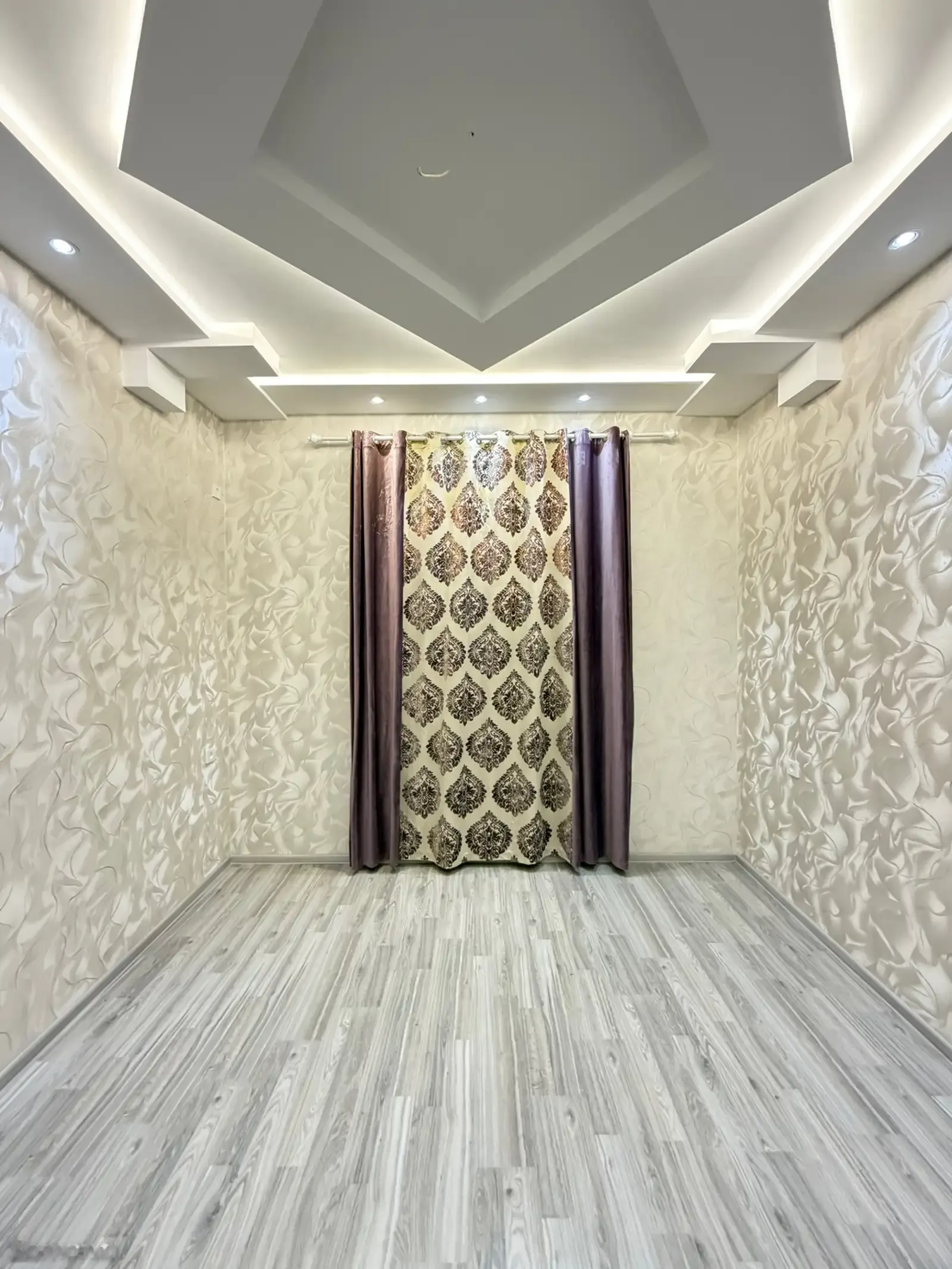 3-комн. квартира, 4 этаж, 89 м², 13 мкр