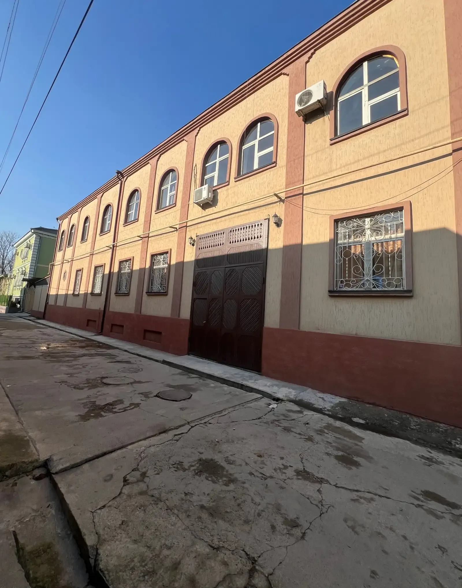 2-этажный, 10 комнатный дом, 900 м², Шохмансур