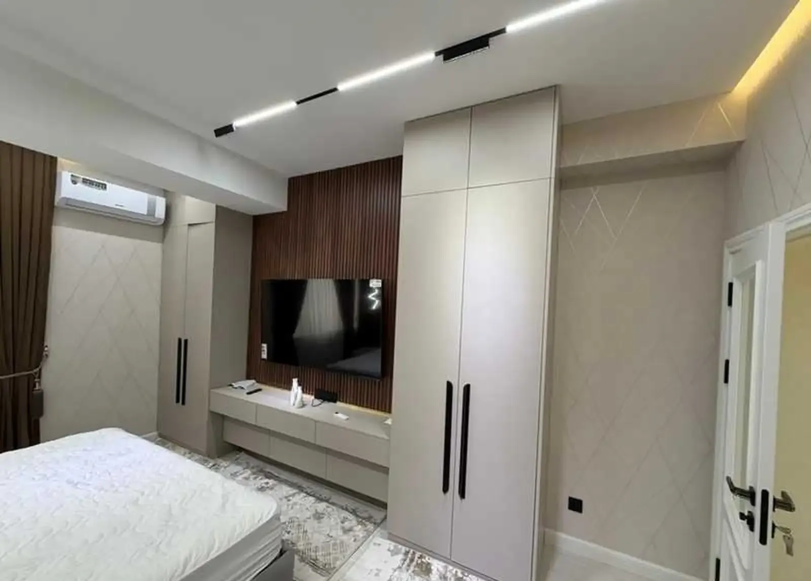 2-комн. квартира, 10 этаж, 76м², Ваданасос