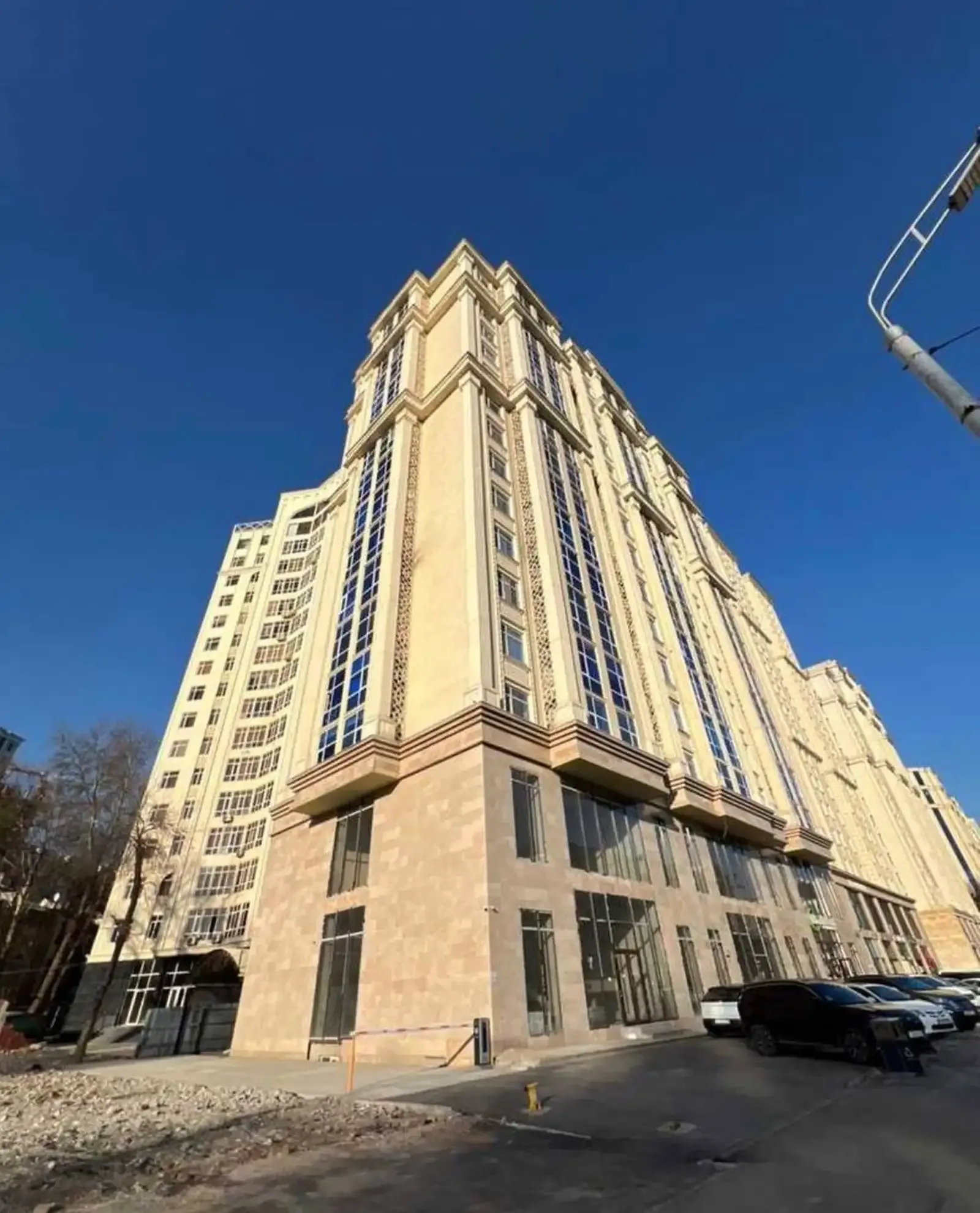 3-комн. квартира, 10 этаж, 92 м², Шохмансур