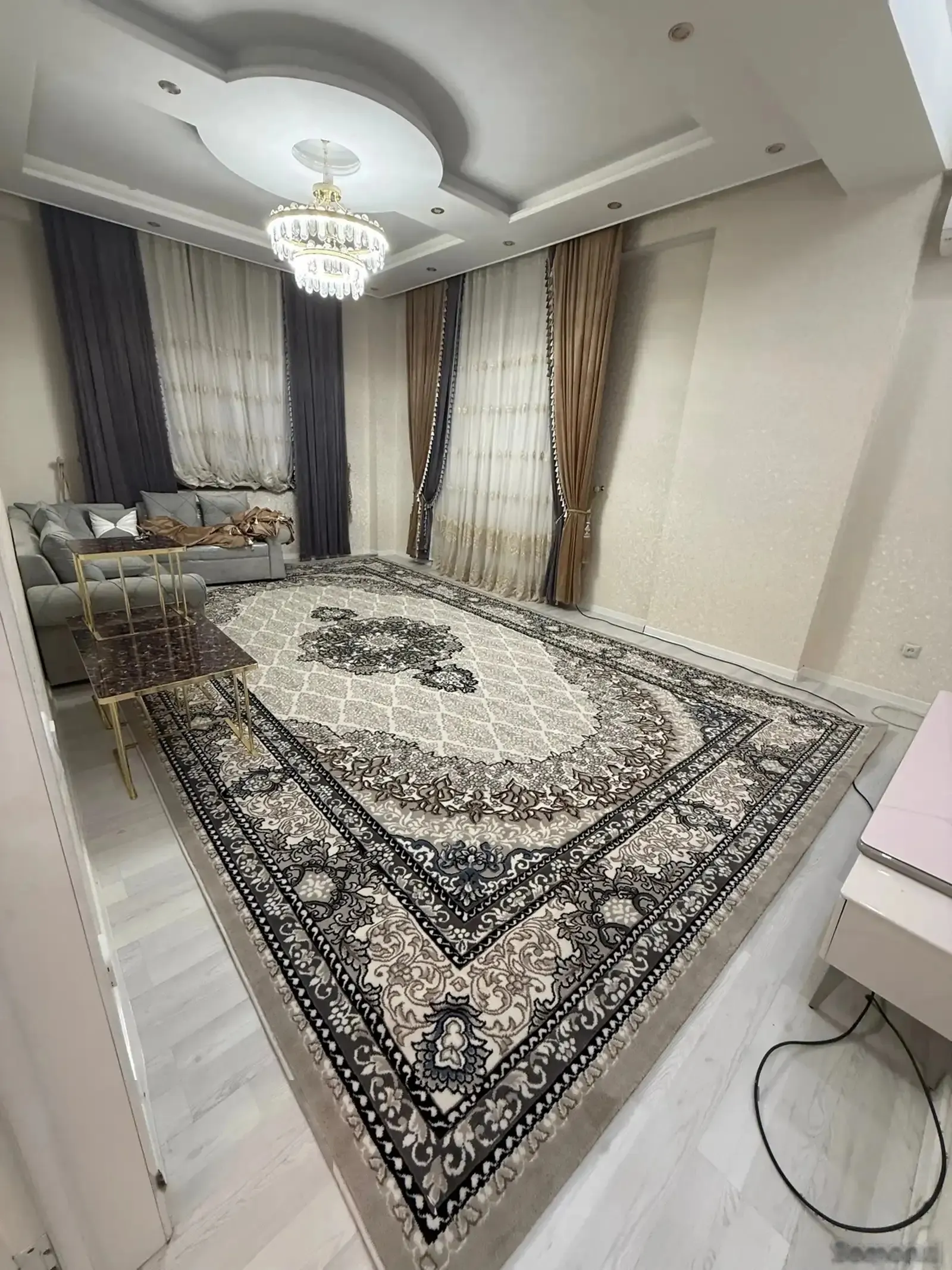 3-комн. квартира, 2 этаж, 145м², И.Сомони