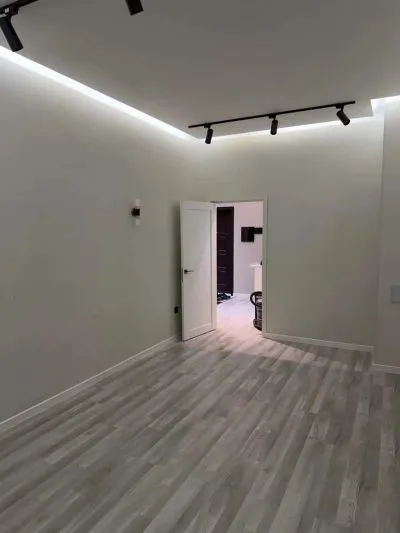 2-комн. квартира, 11 этаж, 75м², Овир
