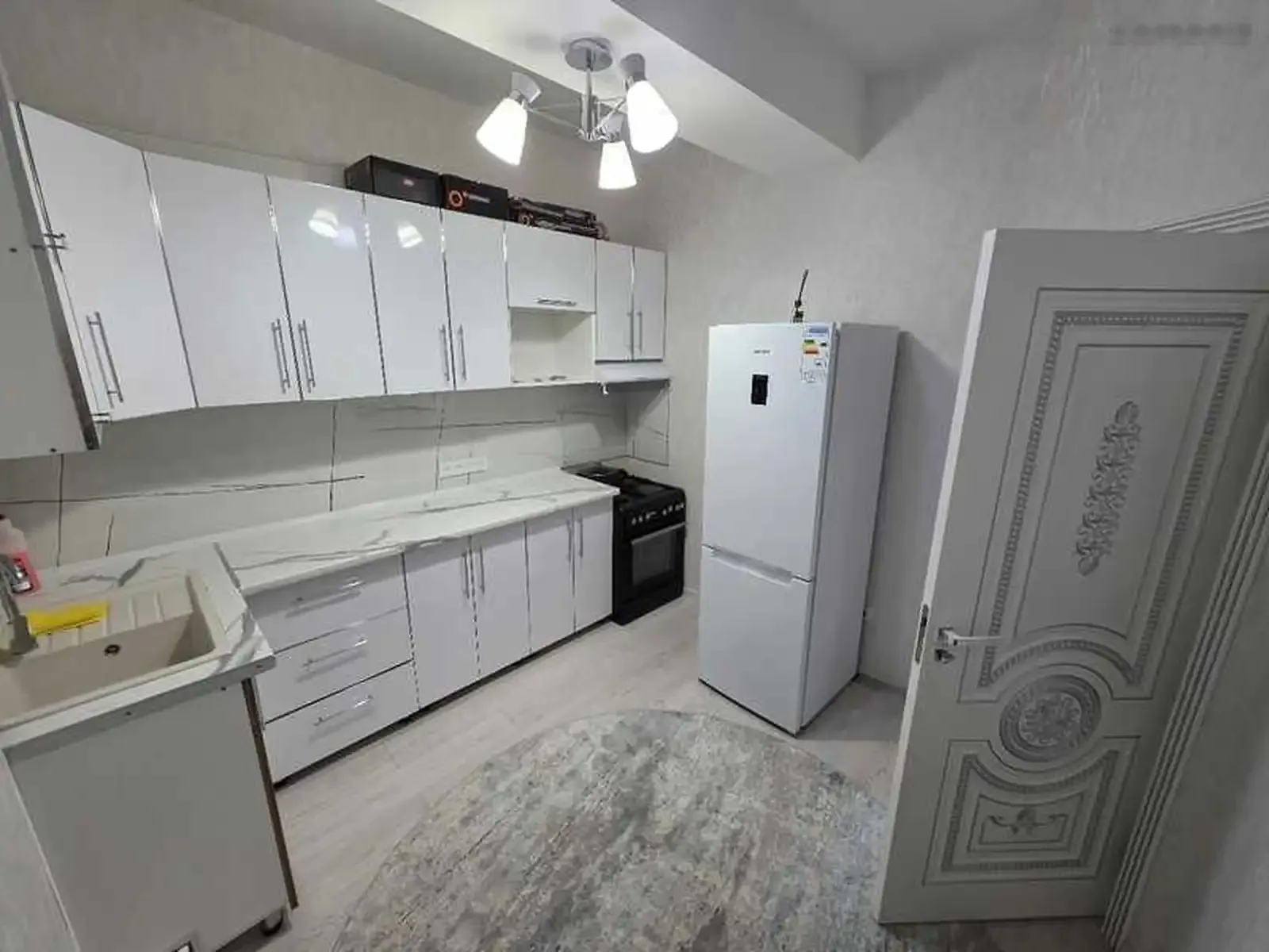 2-комн. квартира, 14 этаж, 74м², Шохмансур