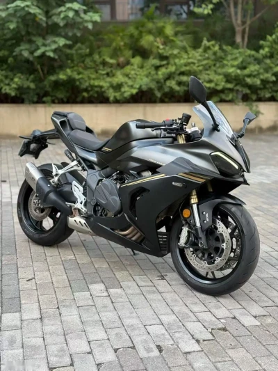 Мотоцикл QJmoto 800
