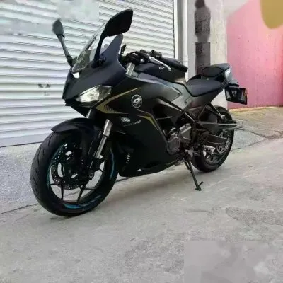 Мотоцикл QJMoto