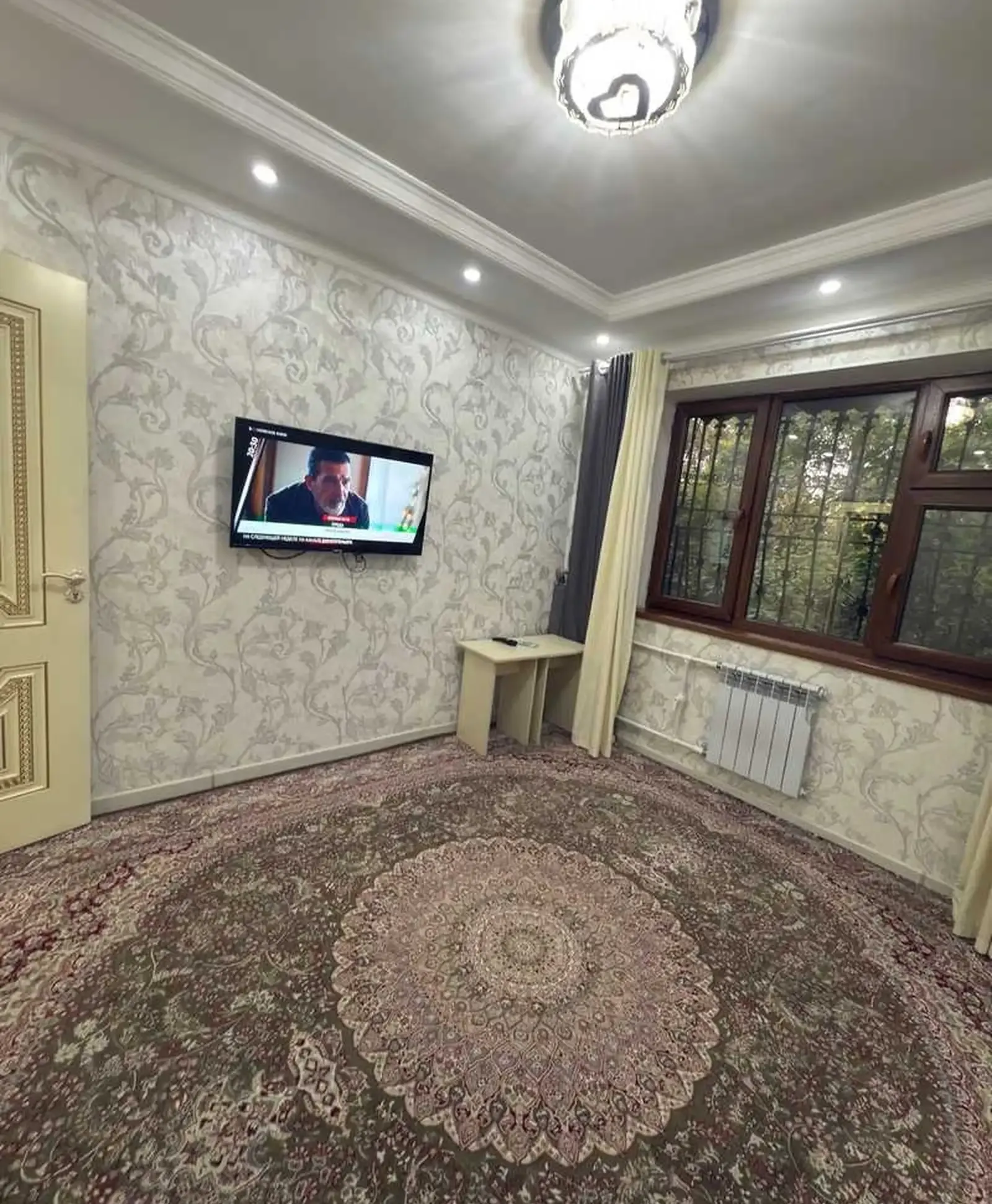 2-комн. квартира, 3 этаж, 85м², 33 мкр, Бозори фаровон
