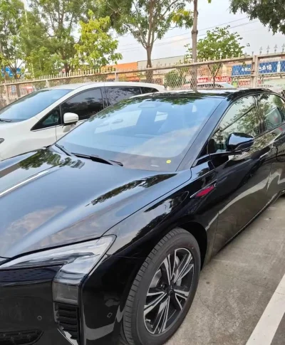 Hongqi HS7, 2025