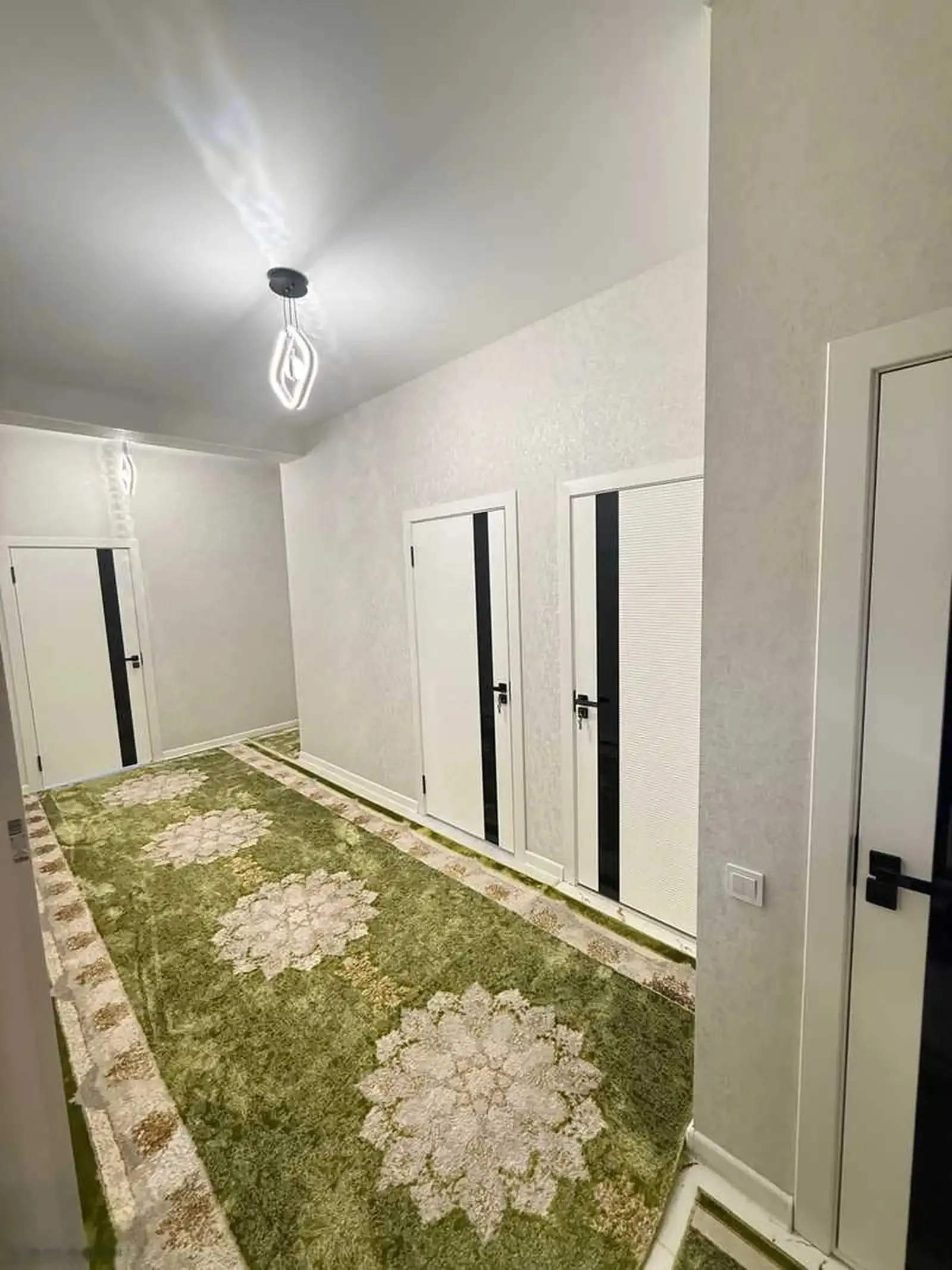 3-комн. квартира, 3 этаж, 100м², 102мкр