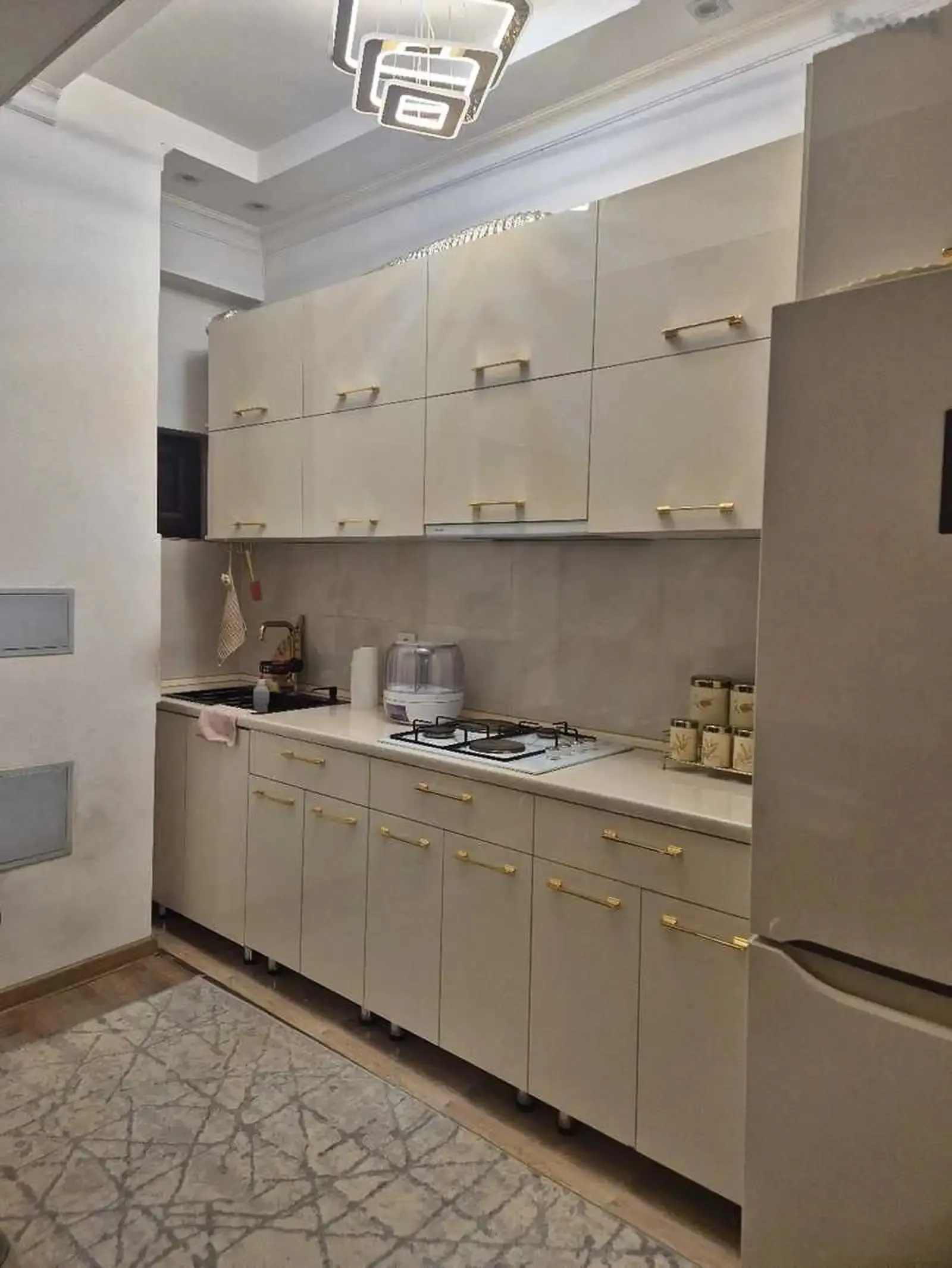 2-комн. квартира, 13 этаж, 55м², Шохмансур