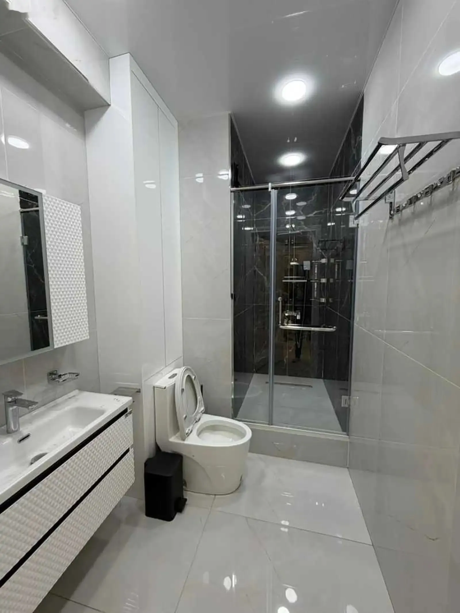 2-комн. квартира, 15 этаж, 100м², Поликлиника