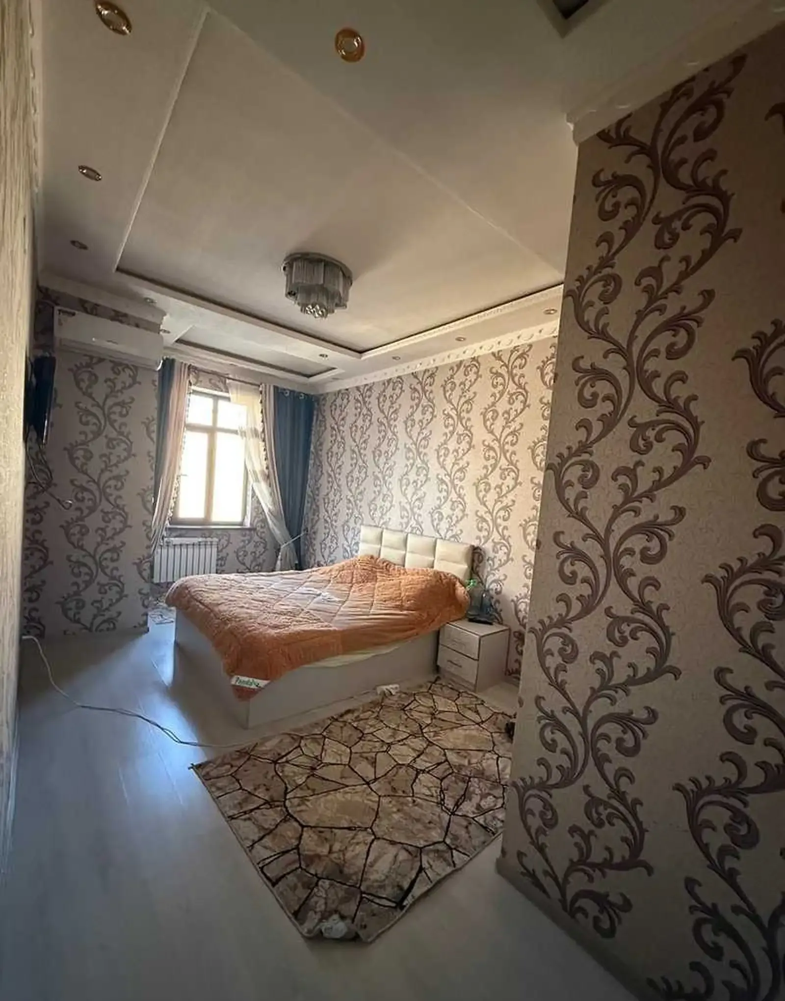 2-комн. квартира, 10 этаж, 77м², Чор Дома