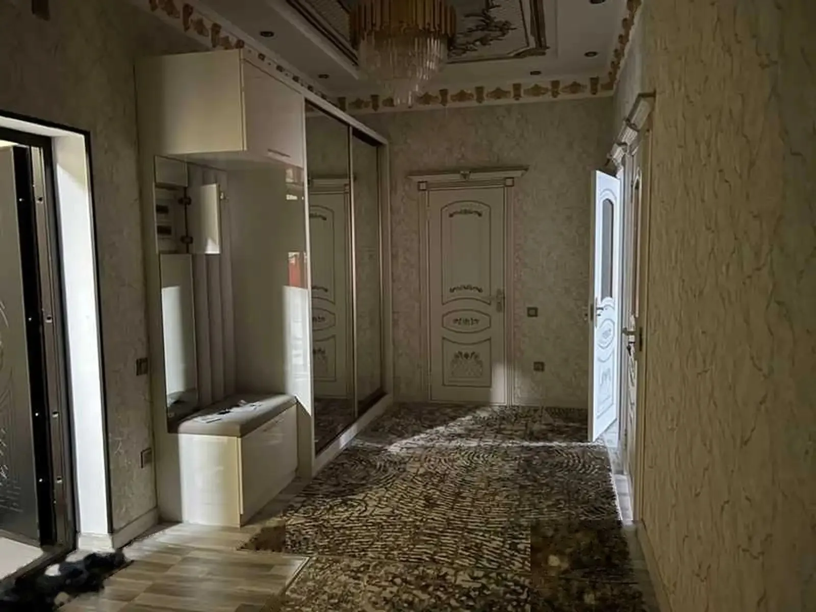 2-комн. квартира, 8 этаж, 92м², Гардиши фурудгох