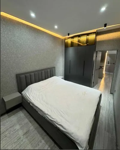 2-комн. квартира, 18 этаж, 78м², Голубой экран