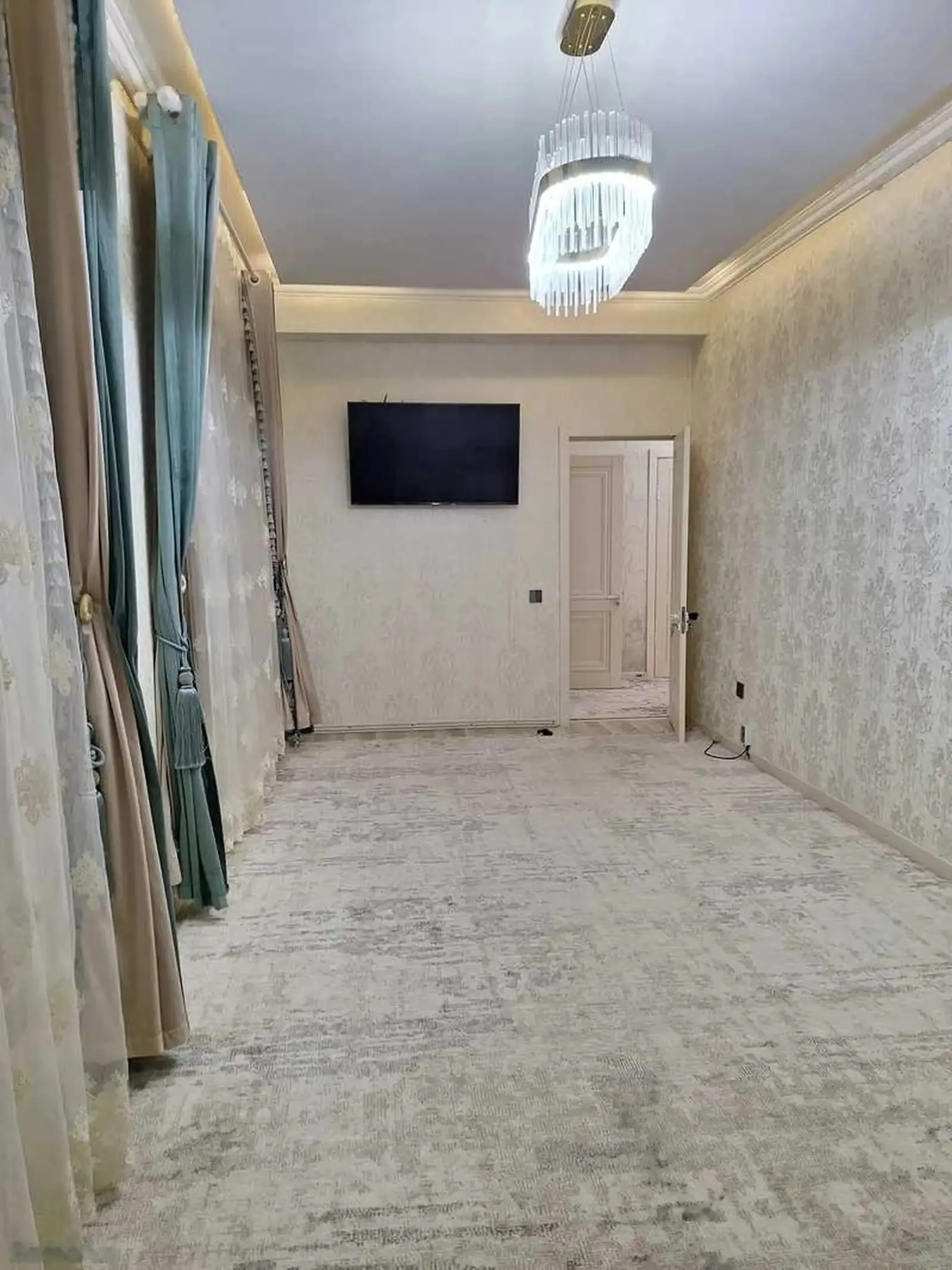 2-комн. квартира, 10 этаж, 72м², Фирдавси