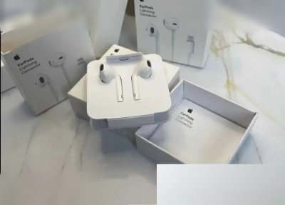 Проводные наушники Apple