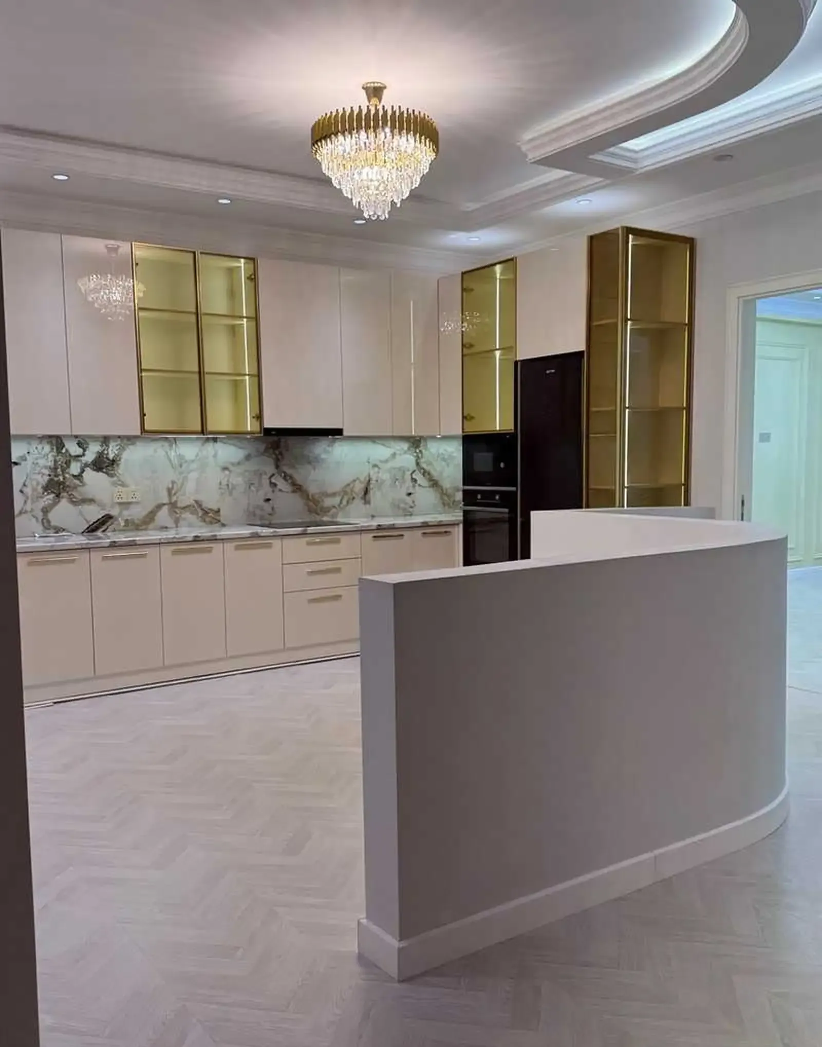 2-комн. квартира, 5 этаж, 88м², Алфемо