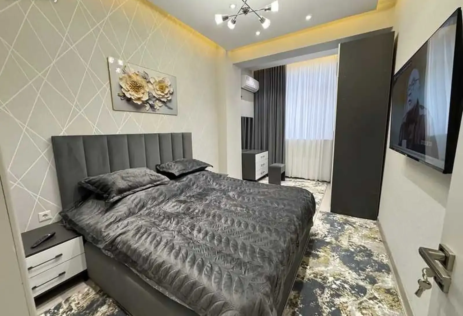 2-комн. квартира, 4 этаж, 60м², Гостиница Хилтон